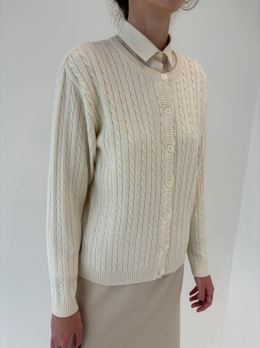 Cardigan butter white din lana merino extrafina de gramaj mare cu torsade