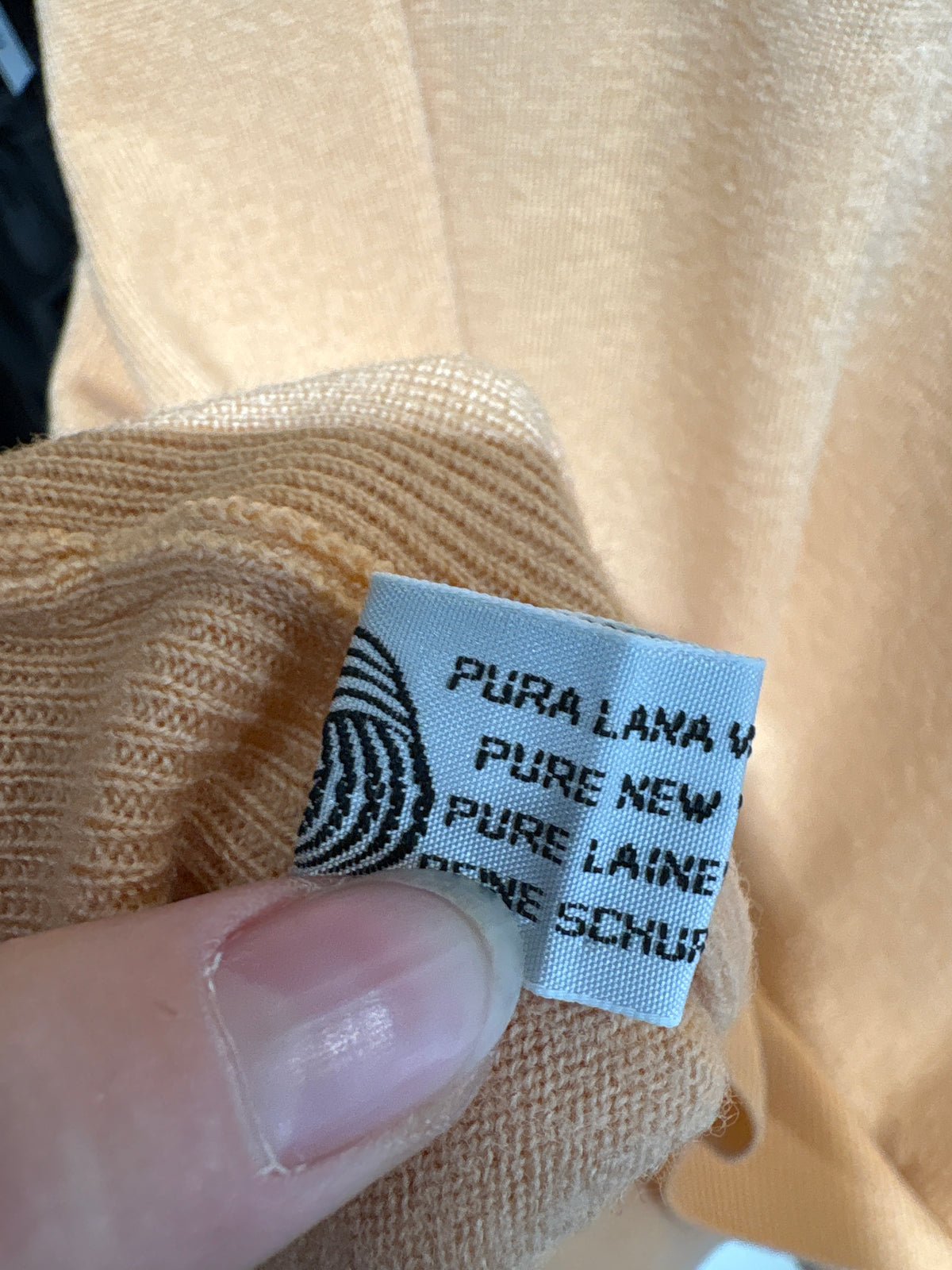 Pulover italian light orange din lana pura virgină extrafina certificată în anchior