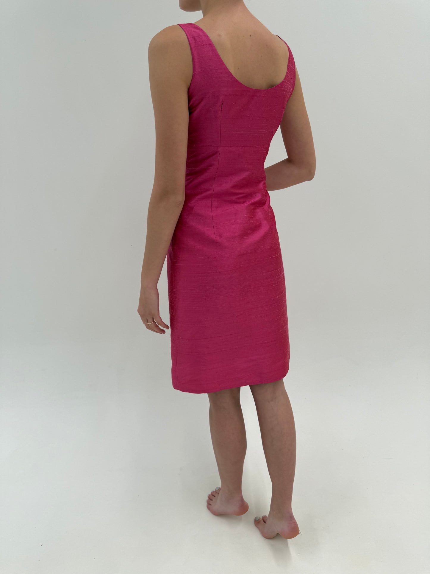 Rochie Barbie pink din mătase naturală dupioni perlata în croi clasic