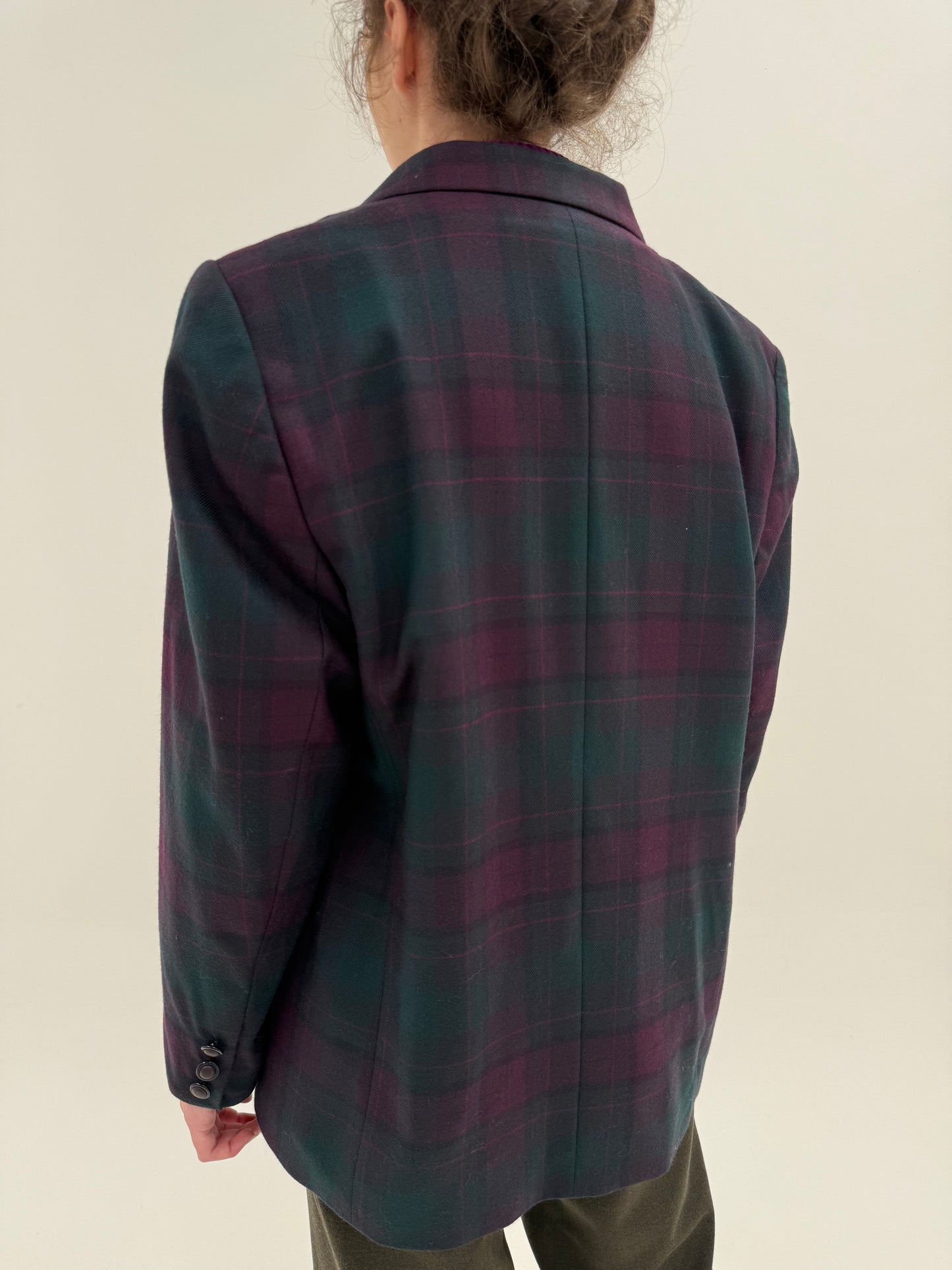 Sacou luxury Delmod din cu închidere dublă din tweed de lana pura certificată