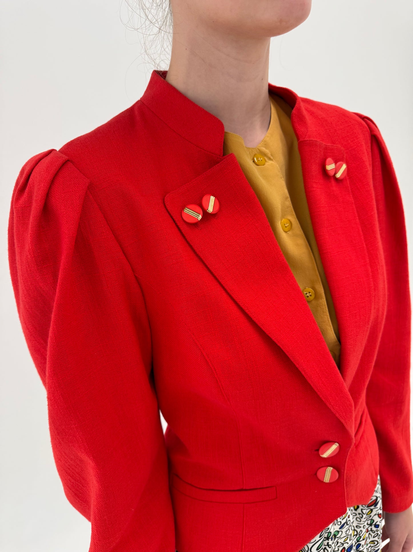 Sacou vintage cambrat din pânză cherry red cu umeri ușor bufanți