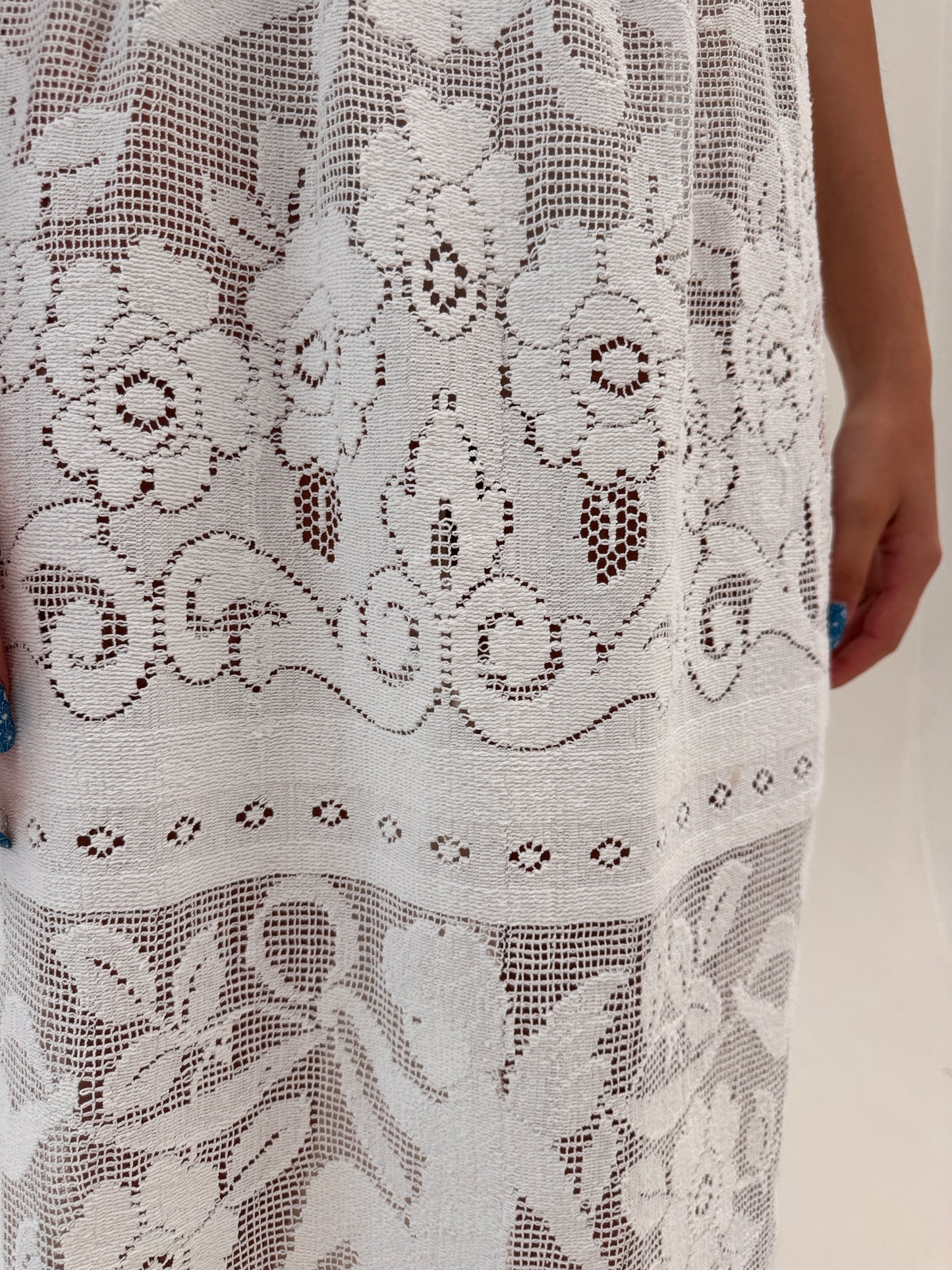 Set excepțional integral din macrame fin cu top lejer și fustă maxi