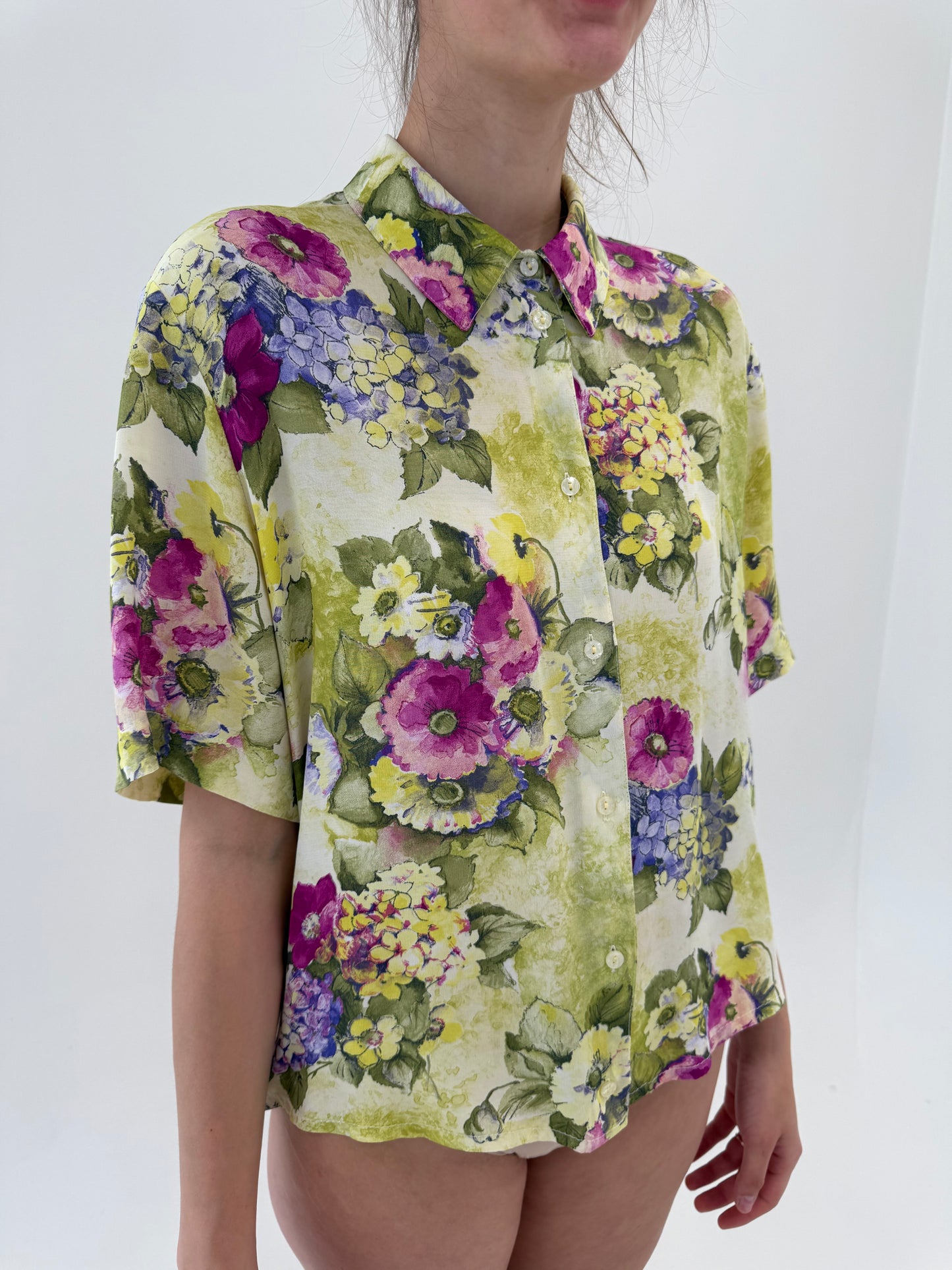 Cămașa vintage italiana cu print floral superb în culori tari