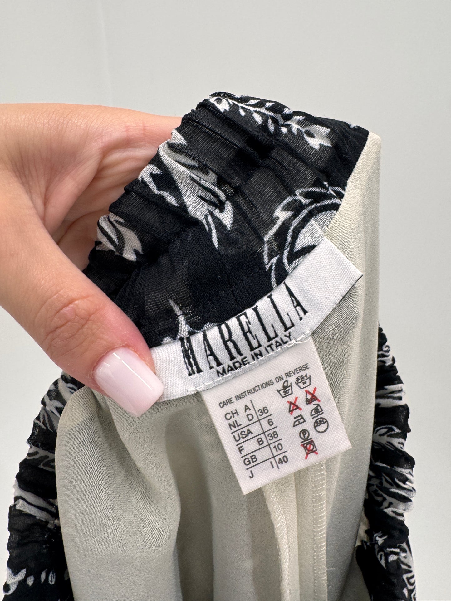 Pantaloni Marella by Max Mara palazzo cu print paisley alb negru și talie elastică