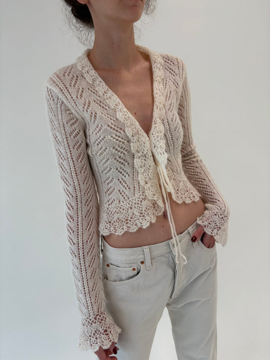 Cardigan ușor cambrat super dantelat butter white din lana extrafina