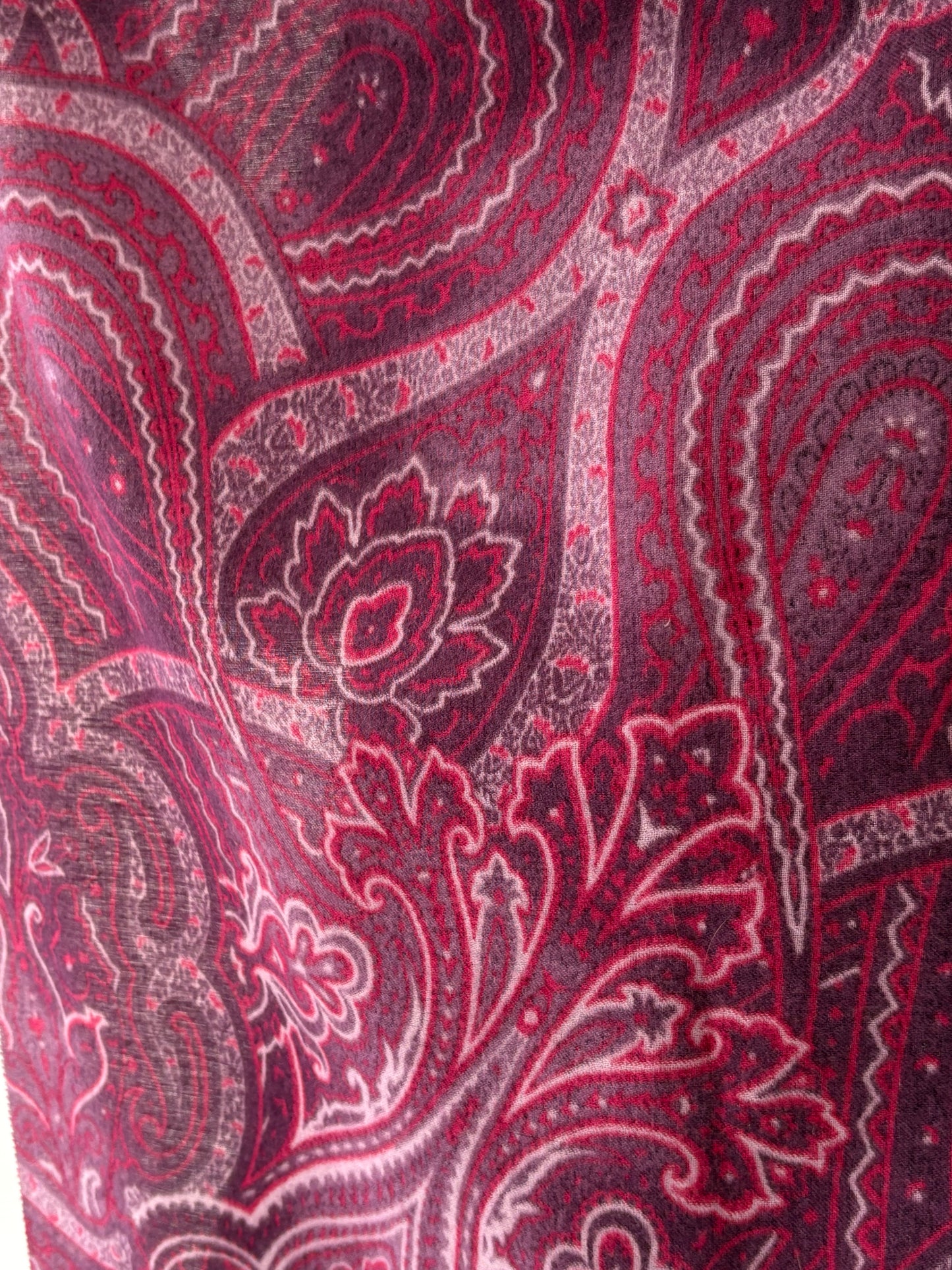 Shawl cu print paisley în nuanțe superbe din lana plină extrem de fină