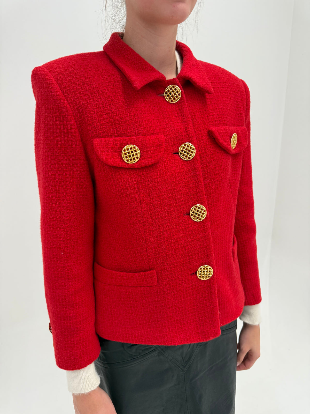 Sacou vintage în stil Chanel din tweed excepțional de lana cu nasturi aurii metalici