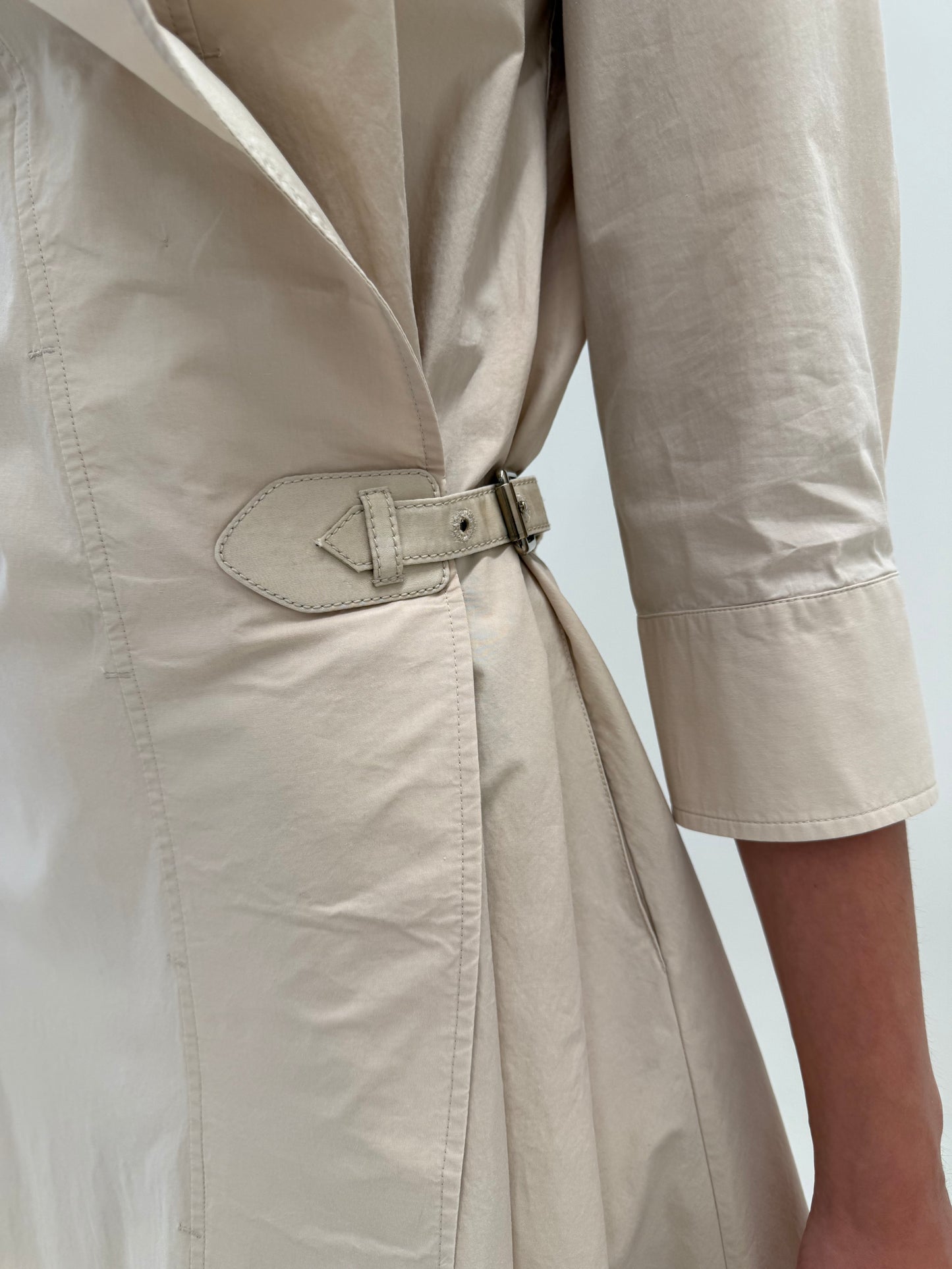 Rochie nude Salvatore Ferragamo în croi cambrat petrecut