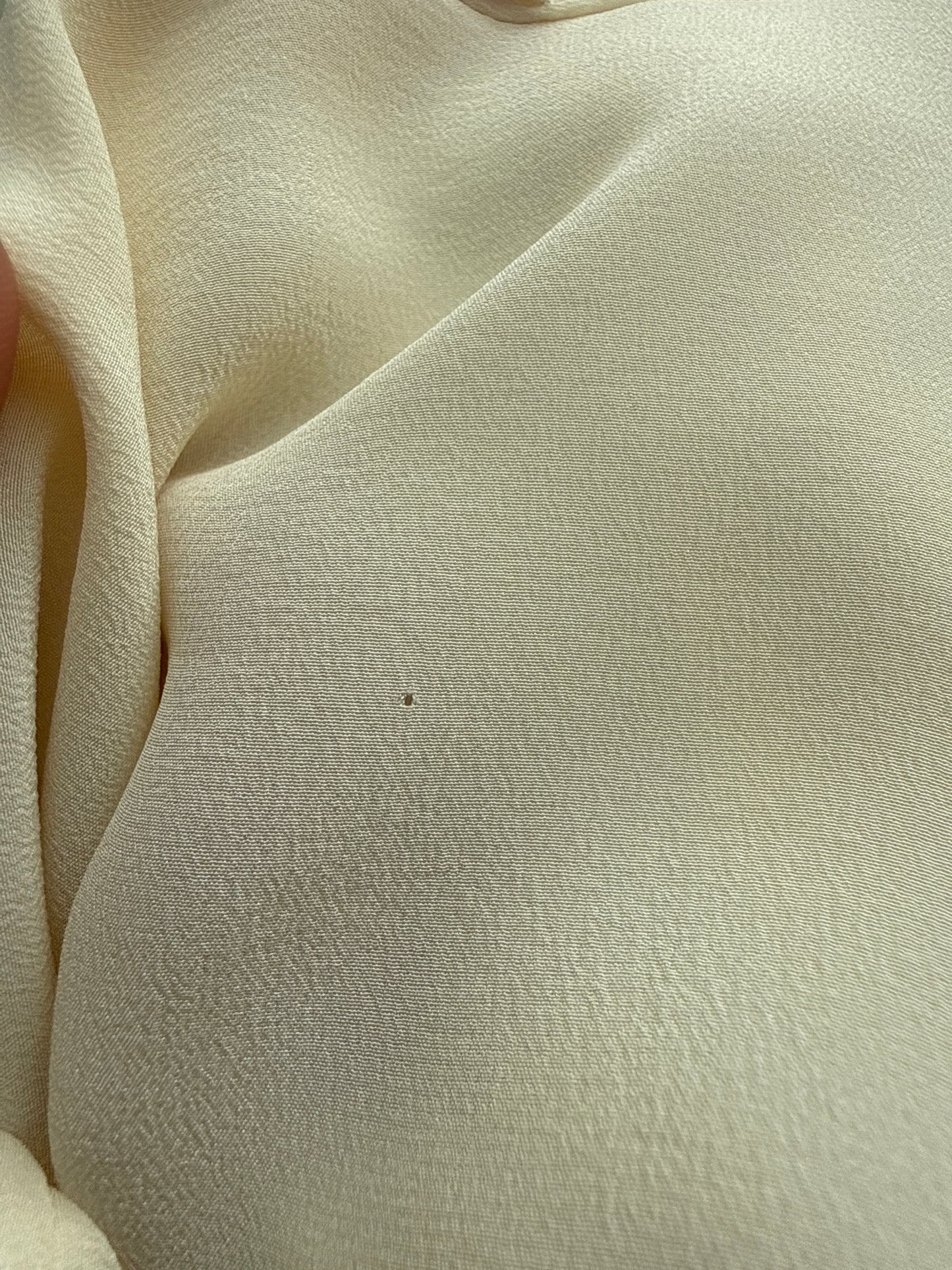 Cămașa din mătase naturală brodată manual excepțional