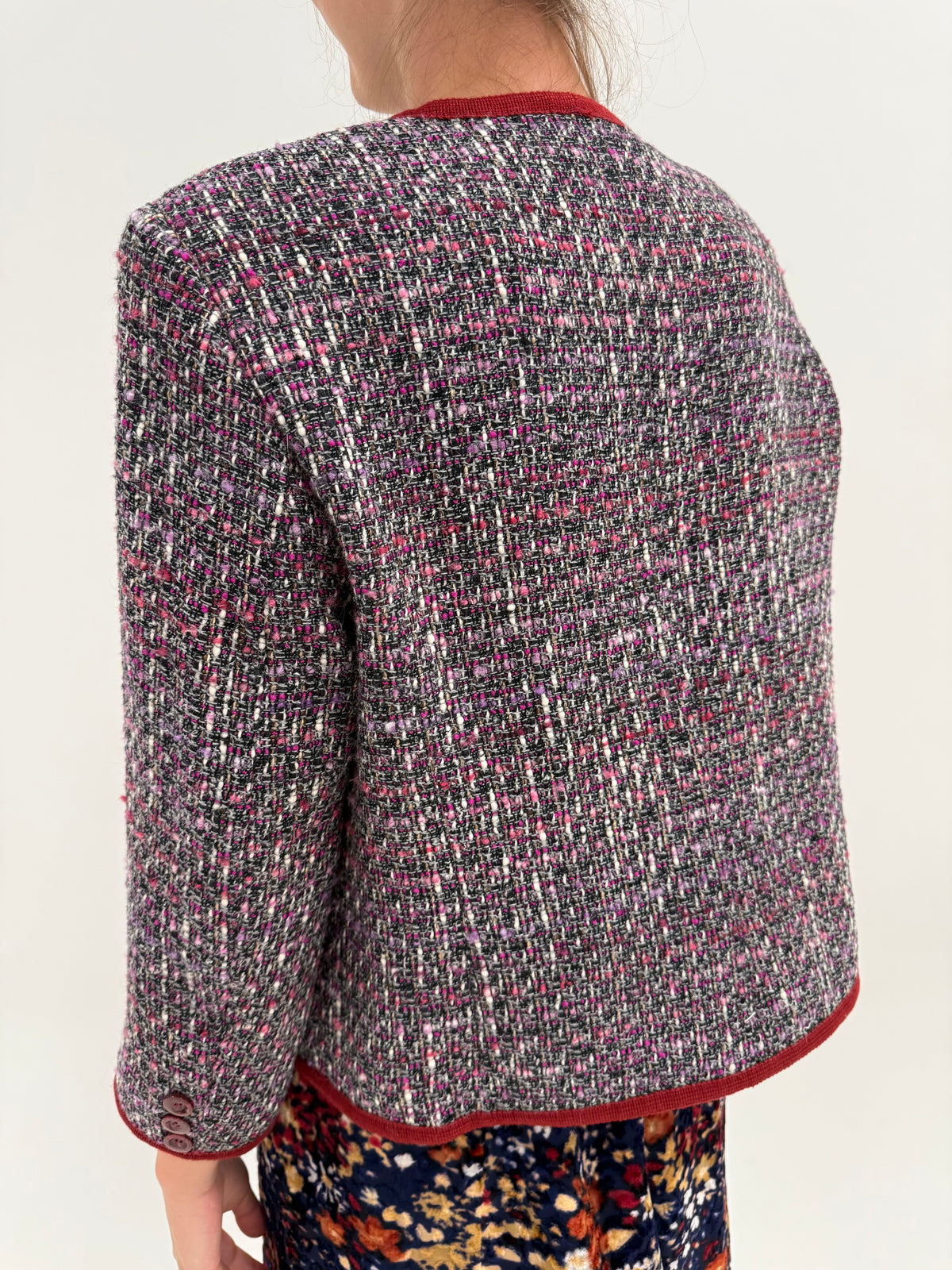Sacou vintage în stil Chanel din tweed de lana de extrafina în culori superbe cu paspoal