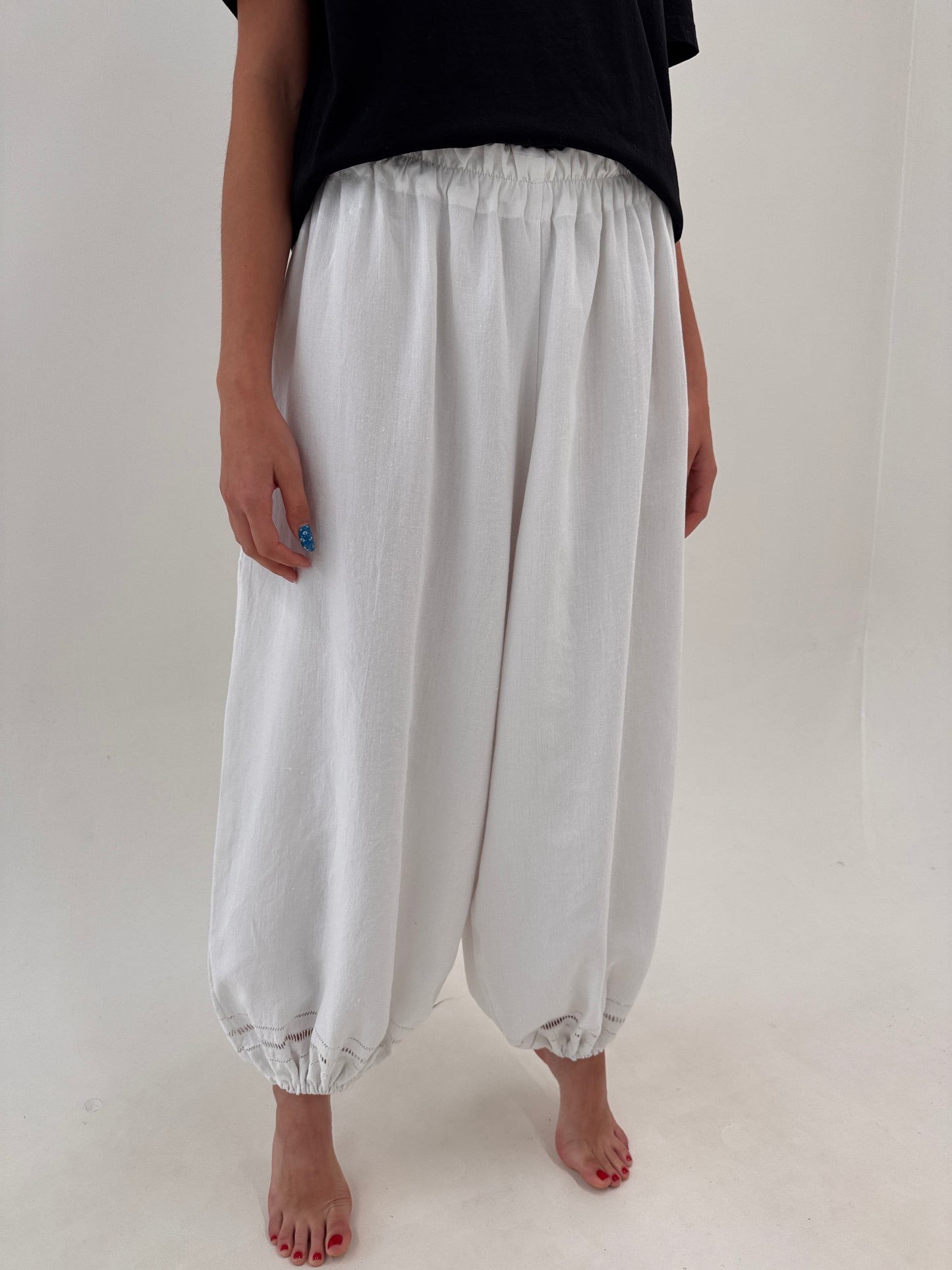 Pantaloni baloon cu broderie manuală geometrica din pânză excepțională de in