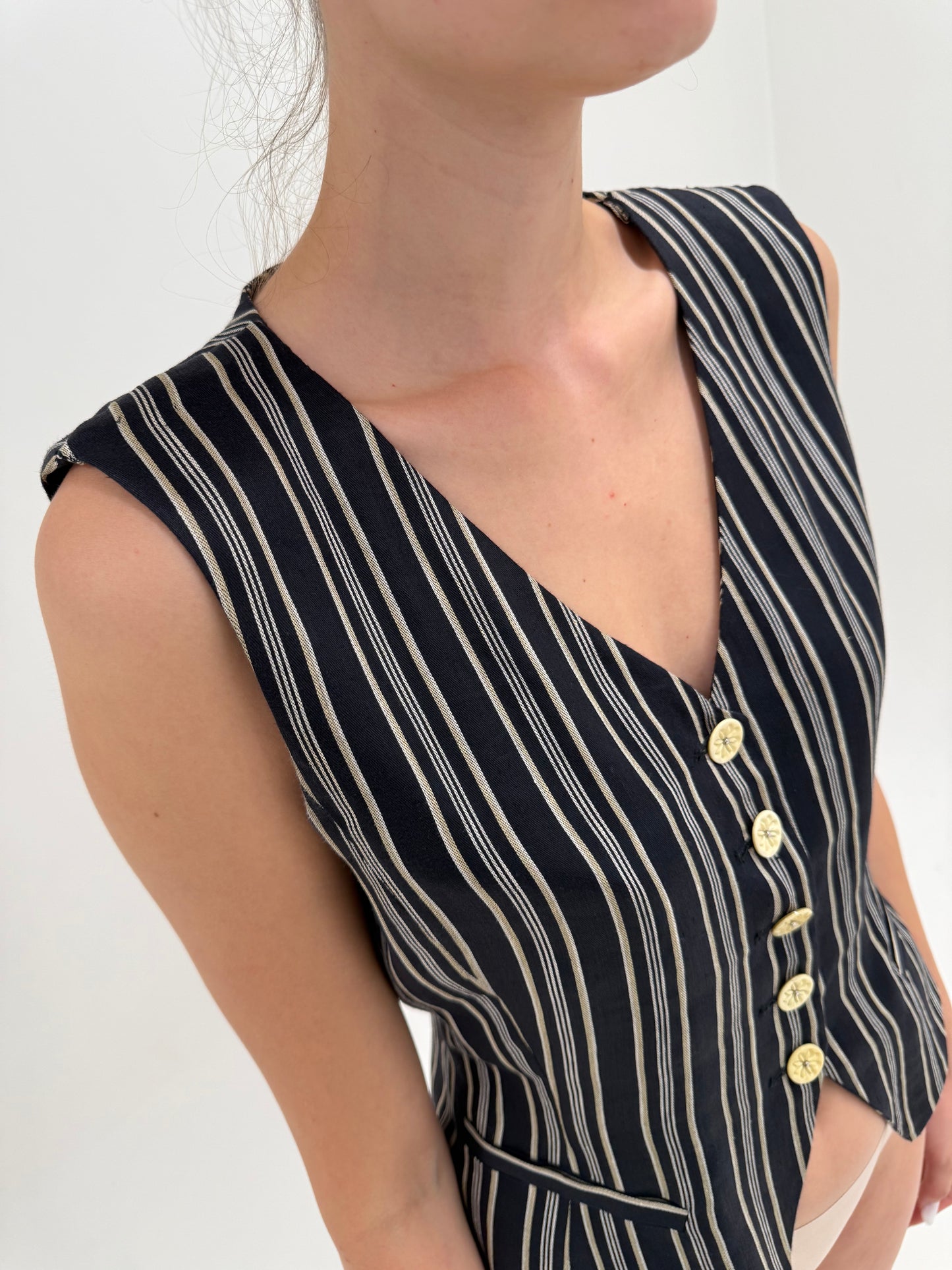Top cambrat Max Mara din pânză cu dungi fine verticale