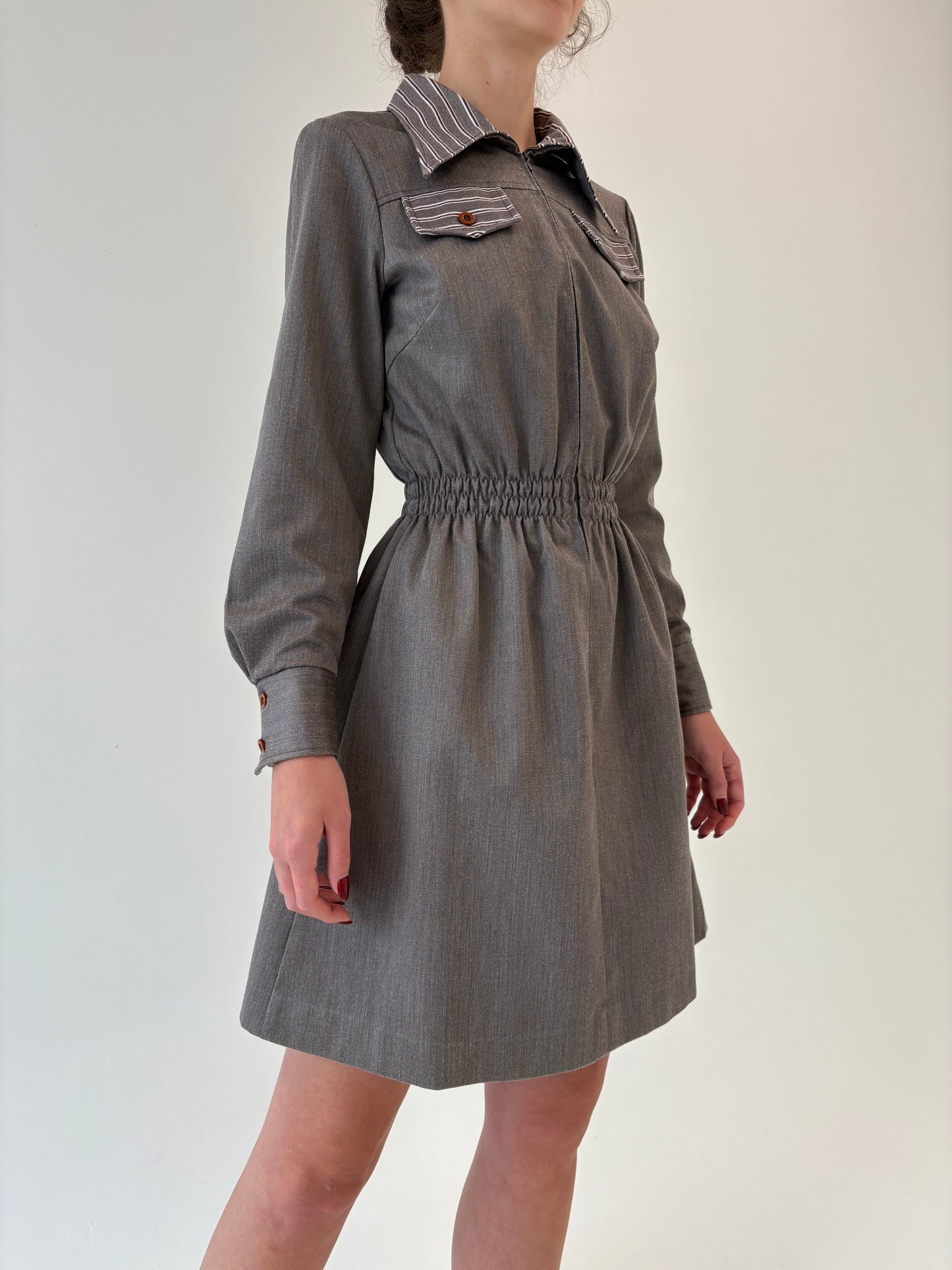 Rochie old vintage anii 70 graphite gray din stofă cu talie ultra înaltă