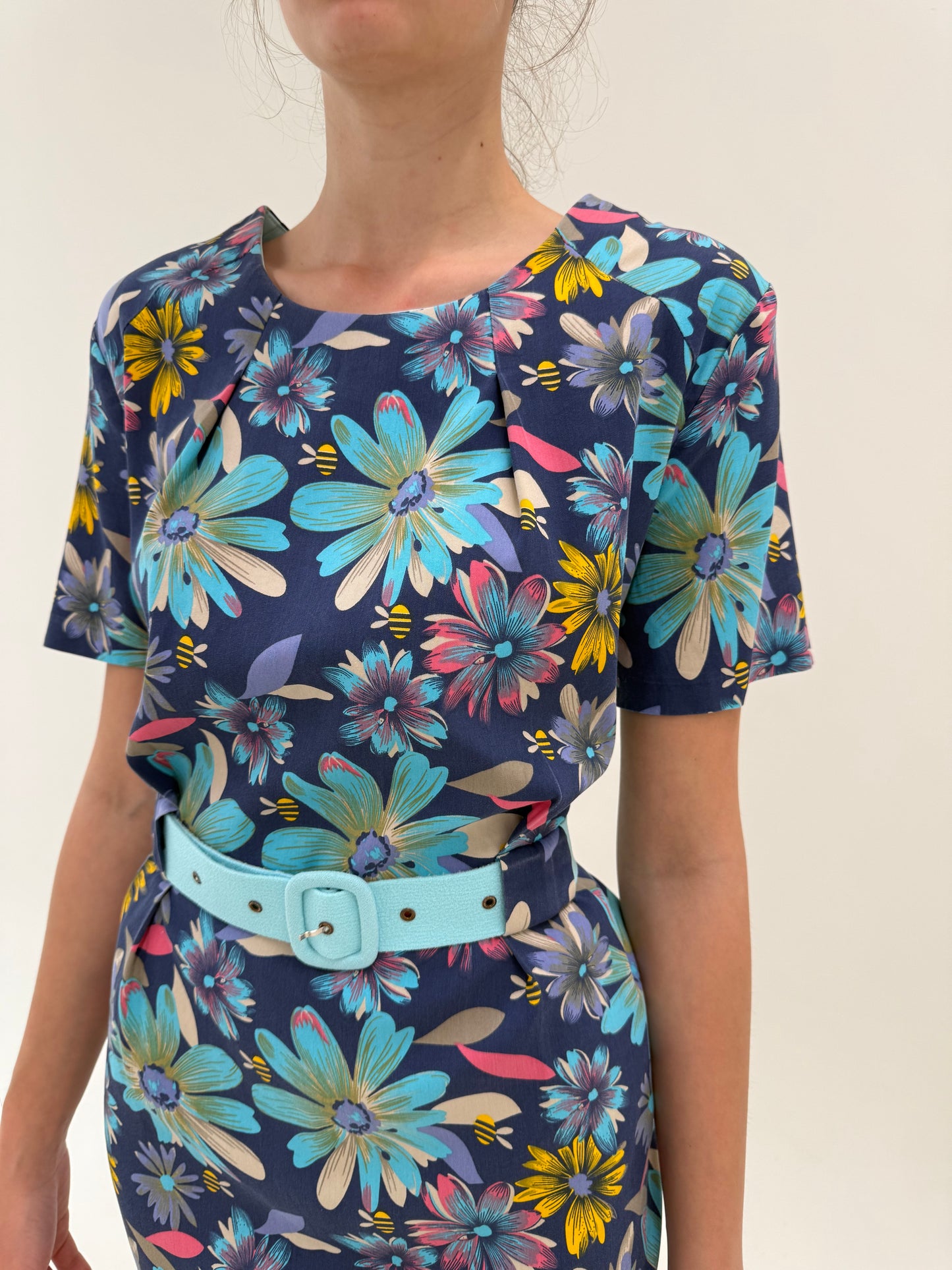 Rochie cu print floral și buzunare cu centura proprie