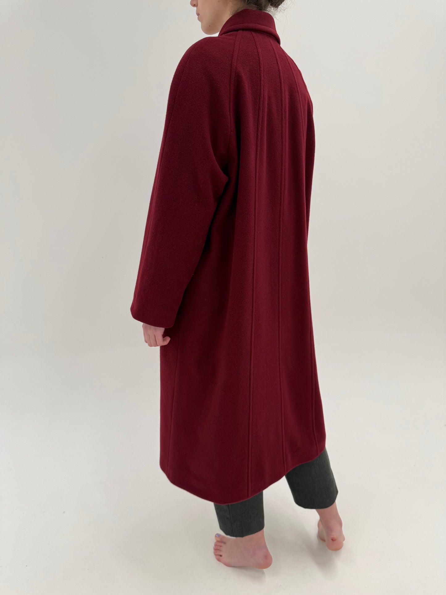 Palton burgundy din stofă extrafina de lana certificată ușor structurată