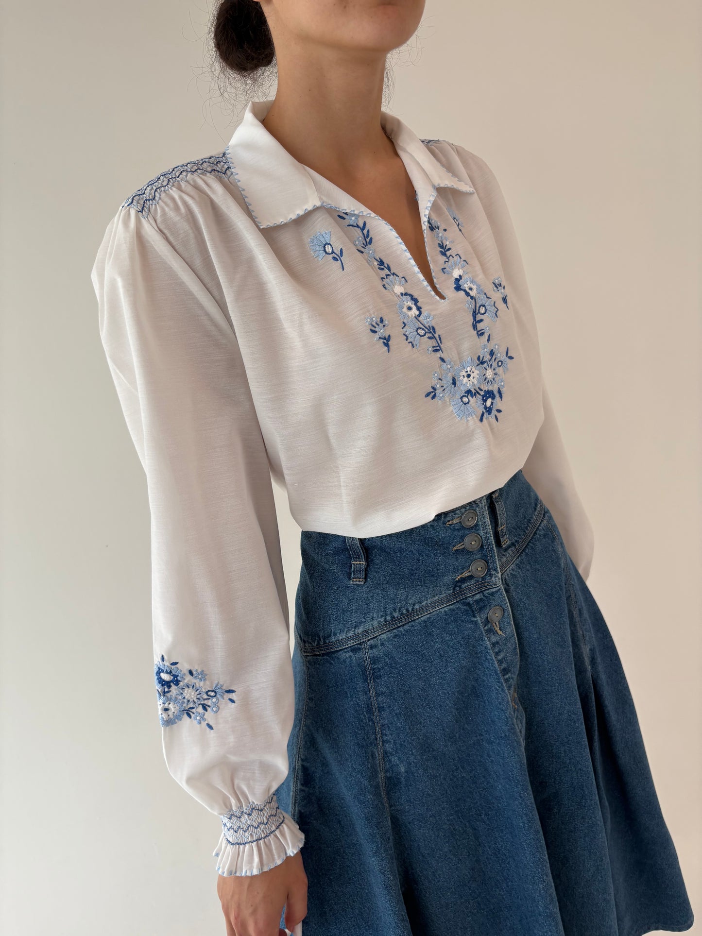 Cămașa vintage bijterie din bumbac cu broderie manuală excepțională