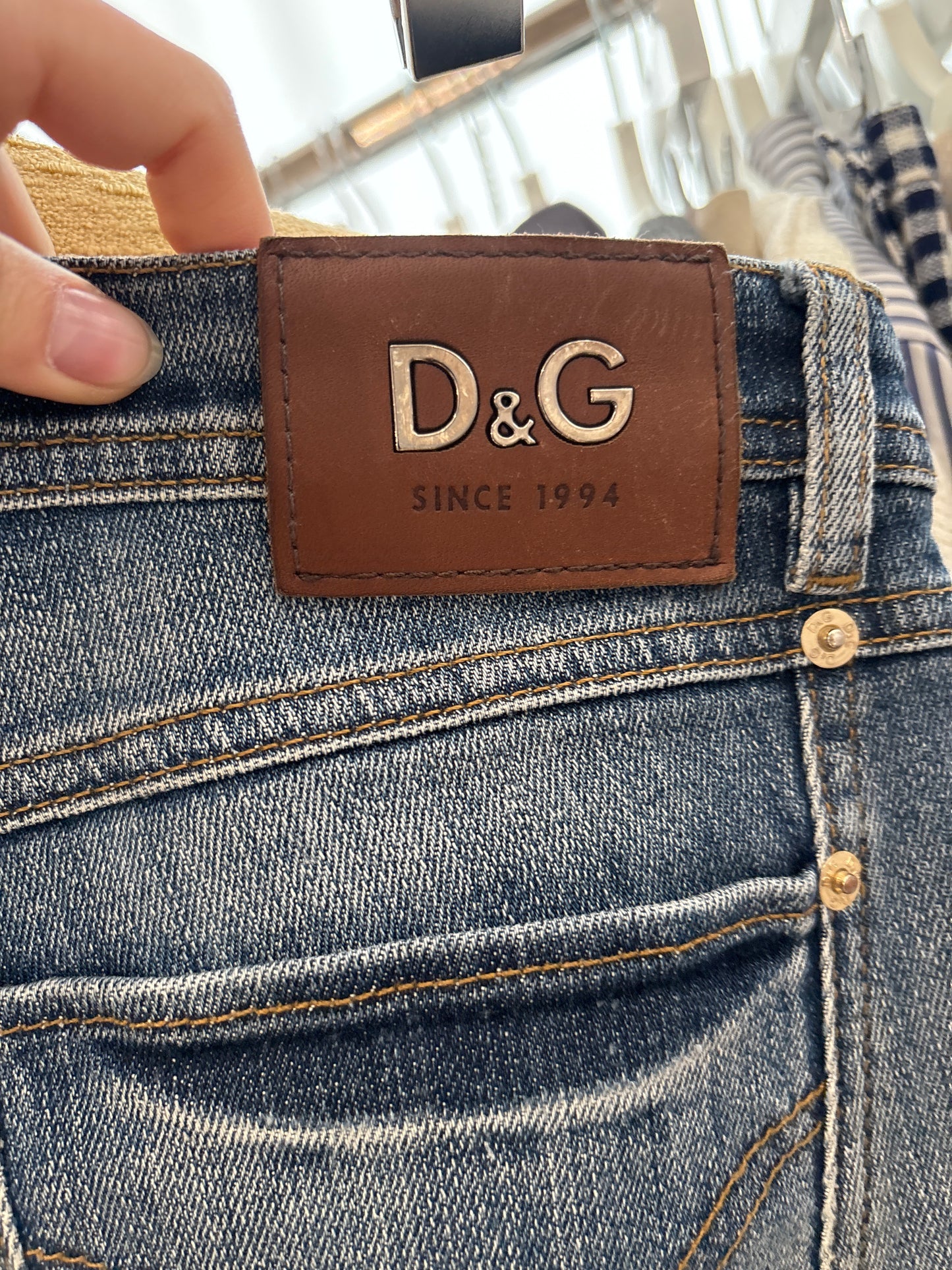 Jeans vintage Dolce&Gabbana în croi super revenit în trend