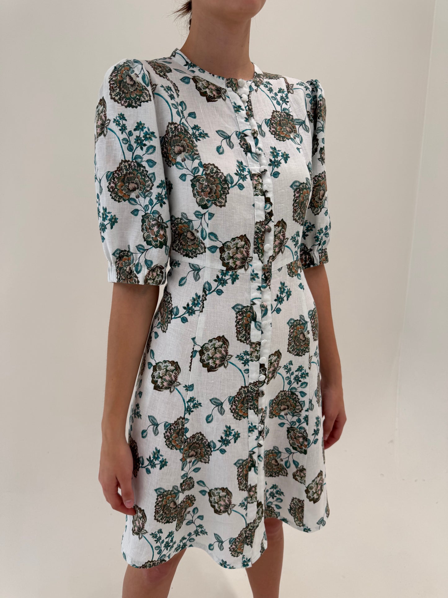Rochie din in premium cu talie marcată ultra înaltă și buzunare