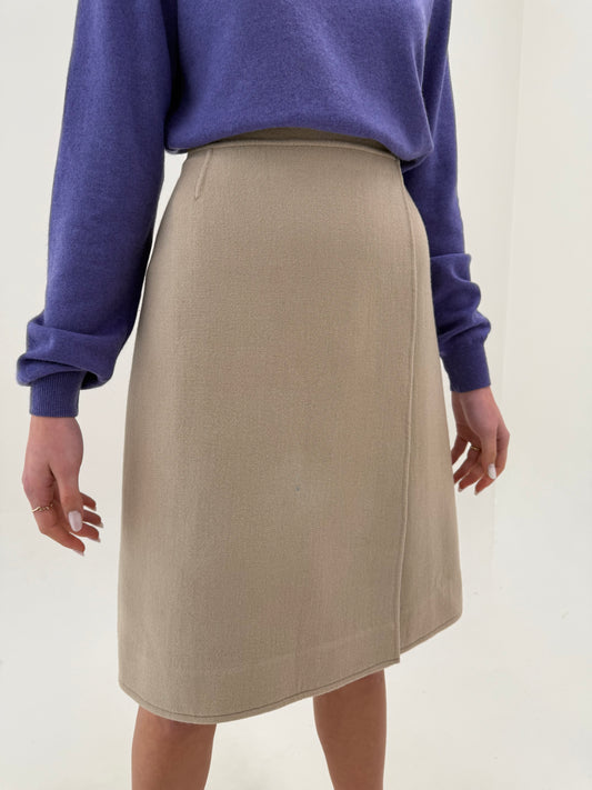 Fustă petrecută light nude din stofita de lana extrafina cu fața dublă