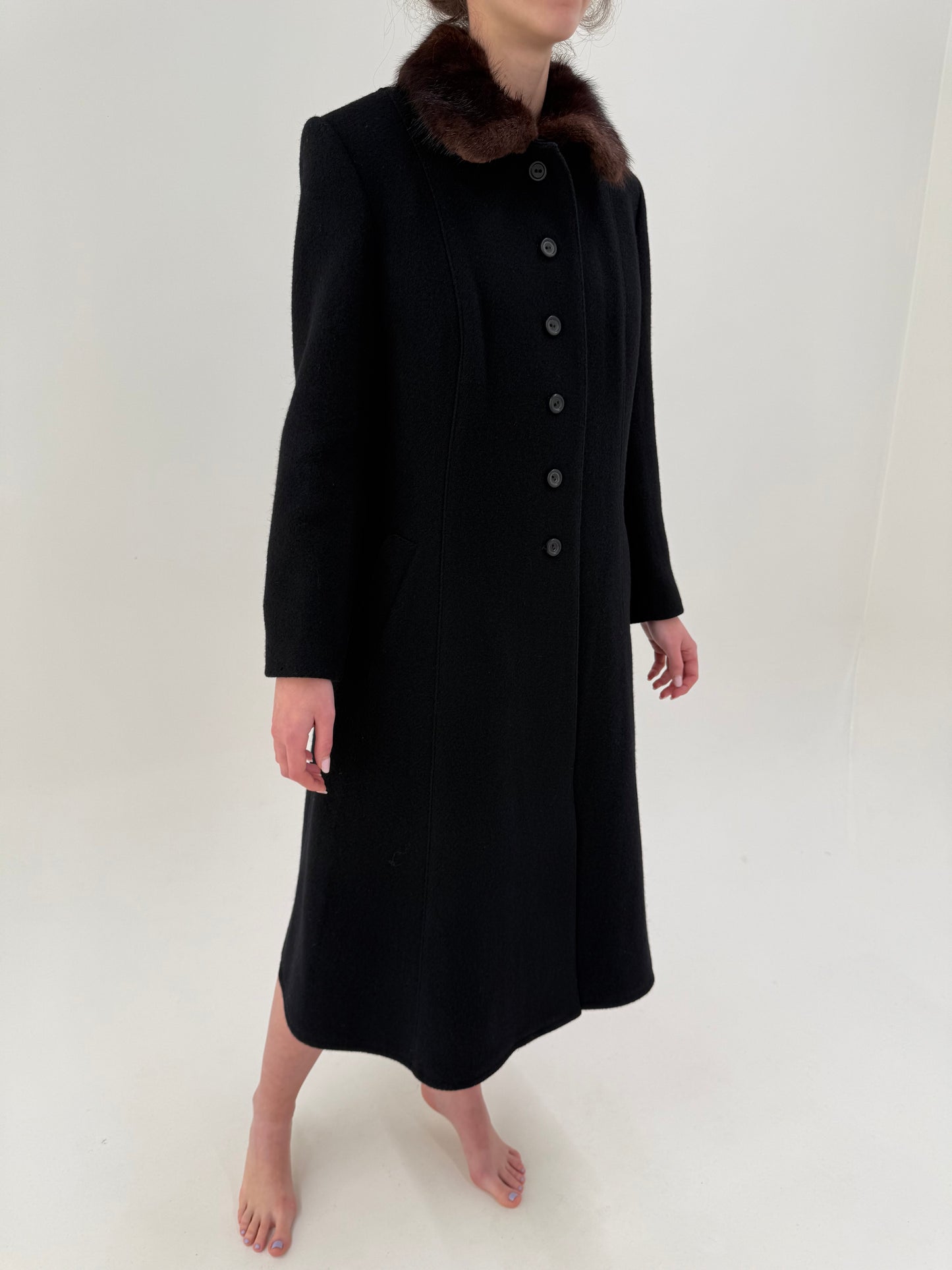 Princess coat cambrat old vintage negru anii 60 cu blana de nurcă