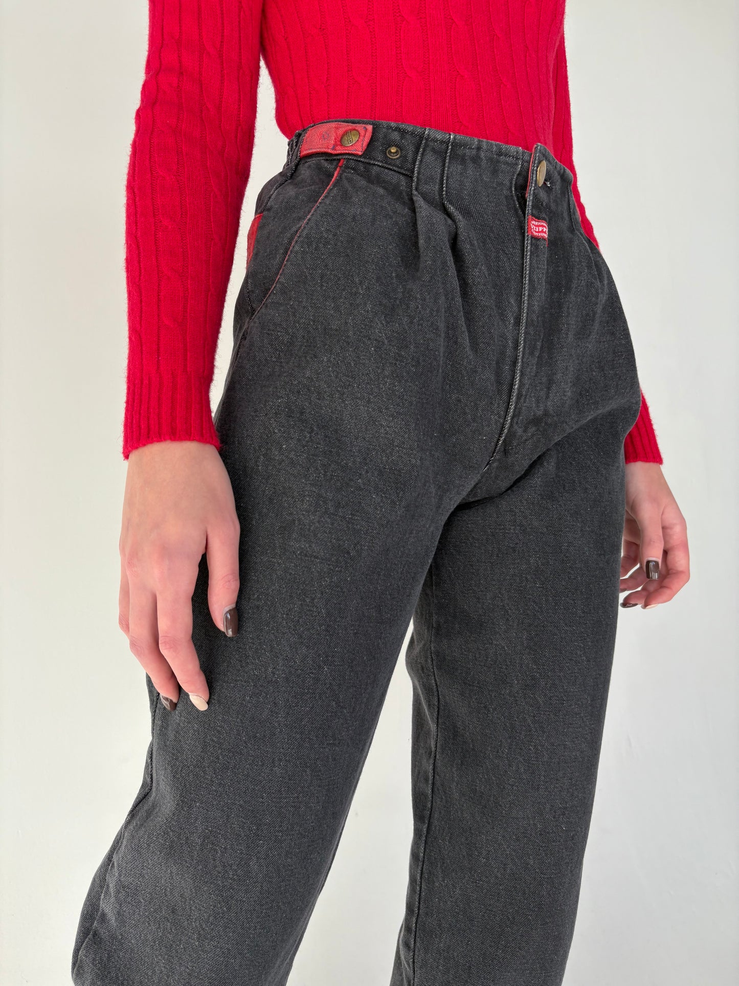 Jeans old vintage mom fit anii 80 cu pense și talie elastică  mărcata