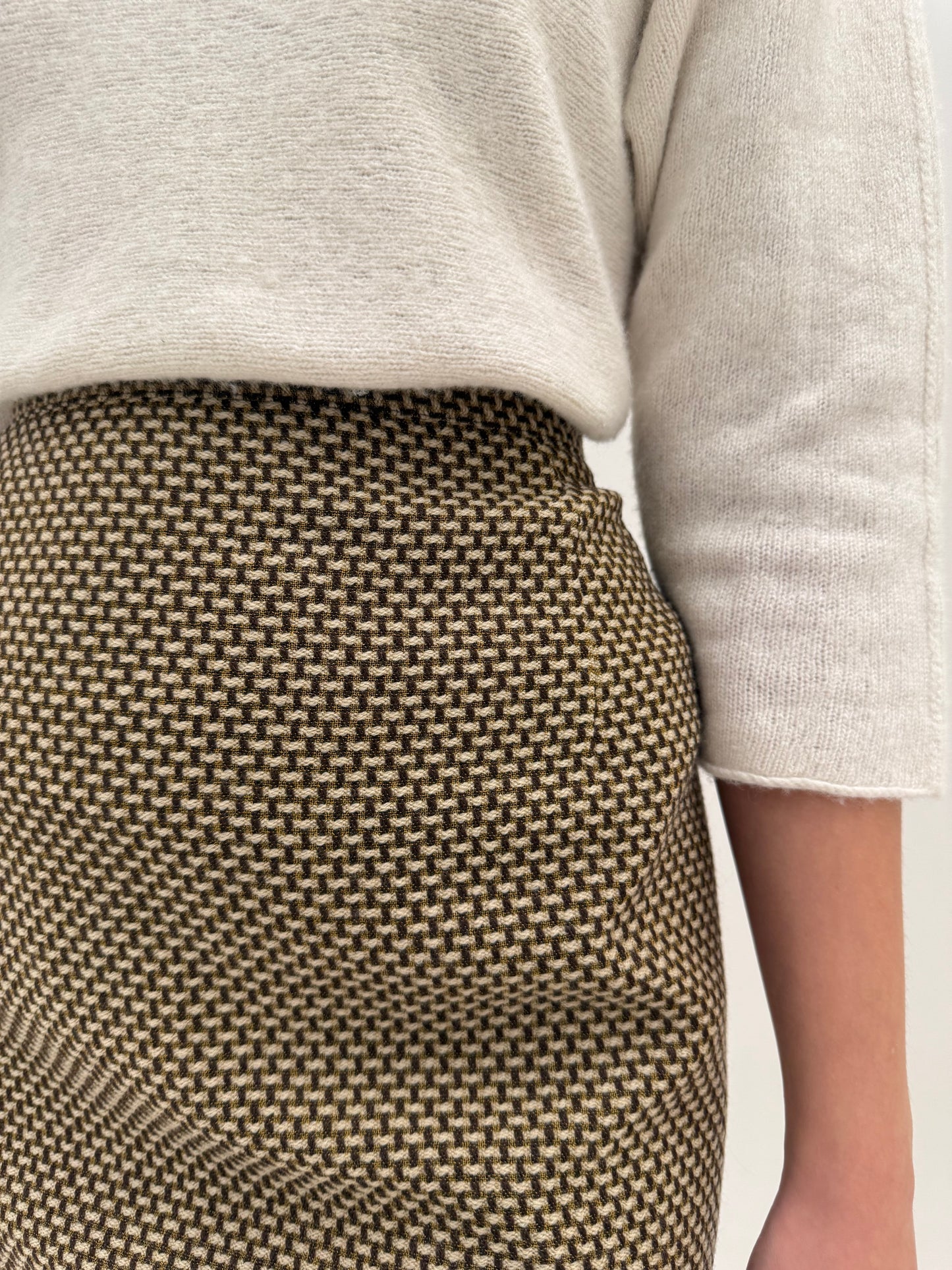 Deux piece de brand luxury italian din stofă cu textura 3D camel și negru