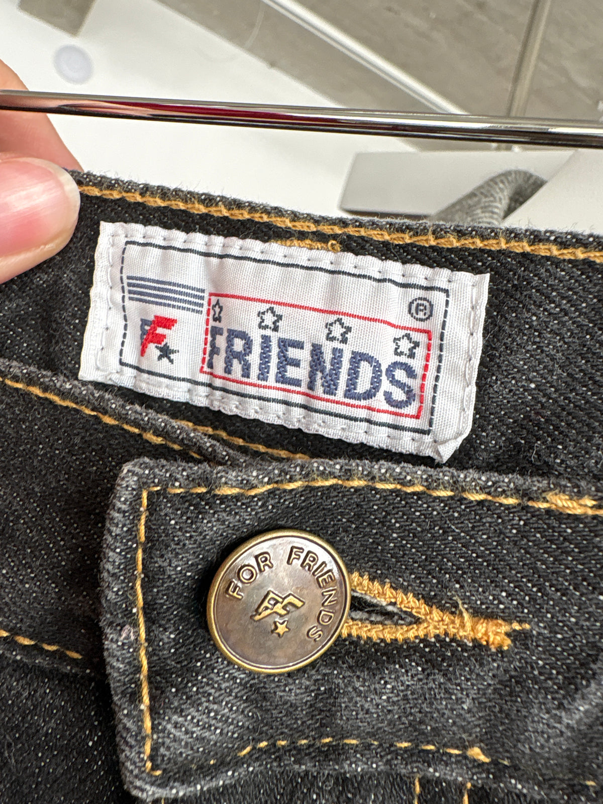 Jeans vintage negri premium tall din bumbac gros structurat în croi revenit în trend