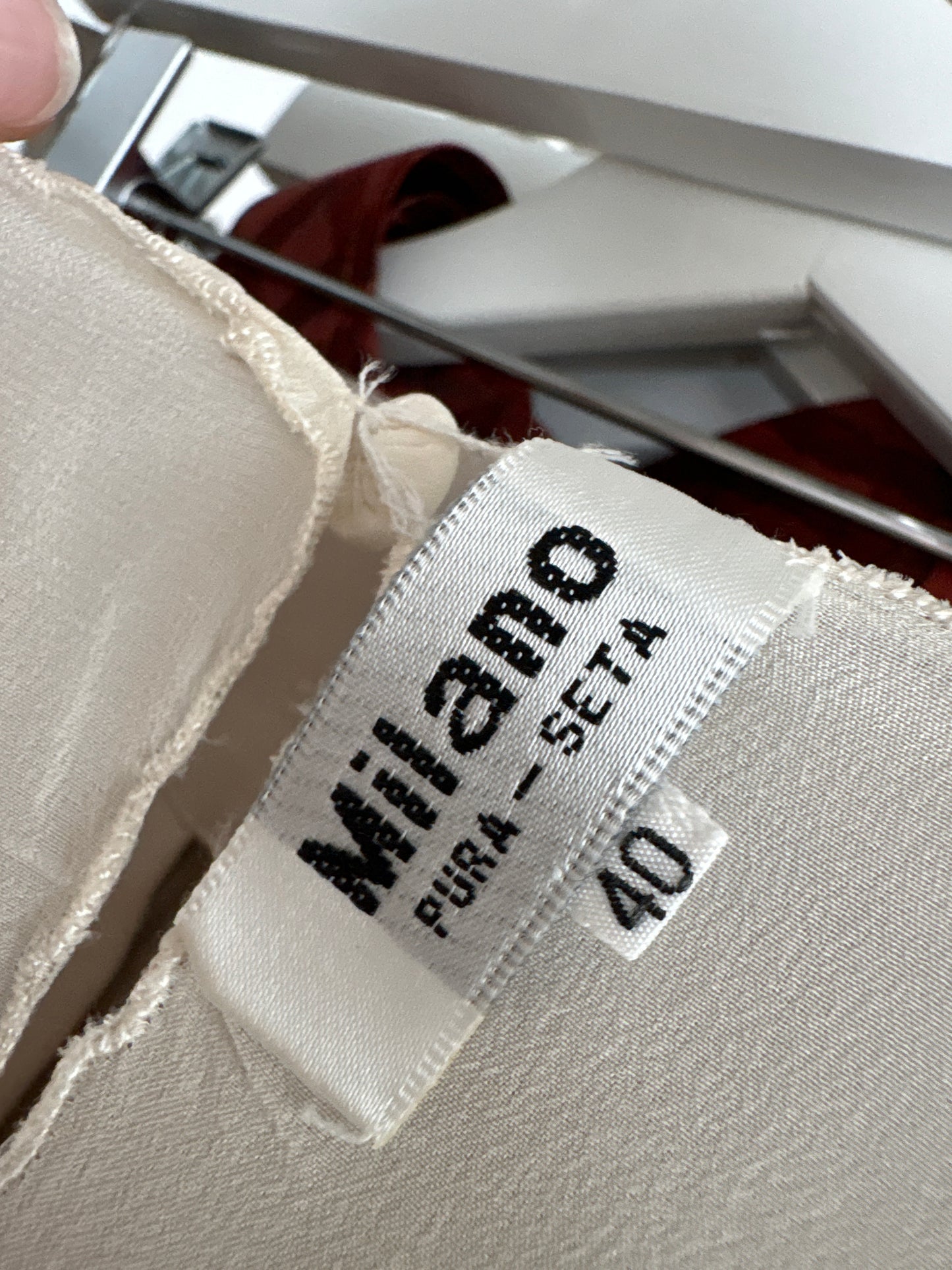 Top din mătase naturală cu broderie manuală excepțională off white