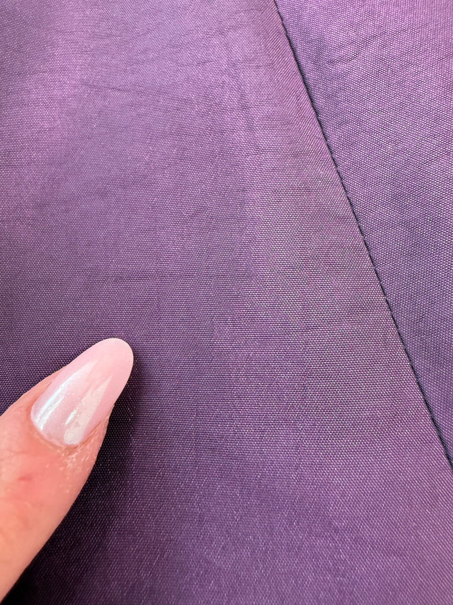Rochie aubergine cu corsaj de designer din tafta naturală perlata ușor