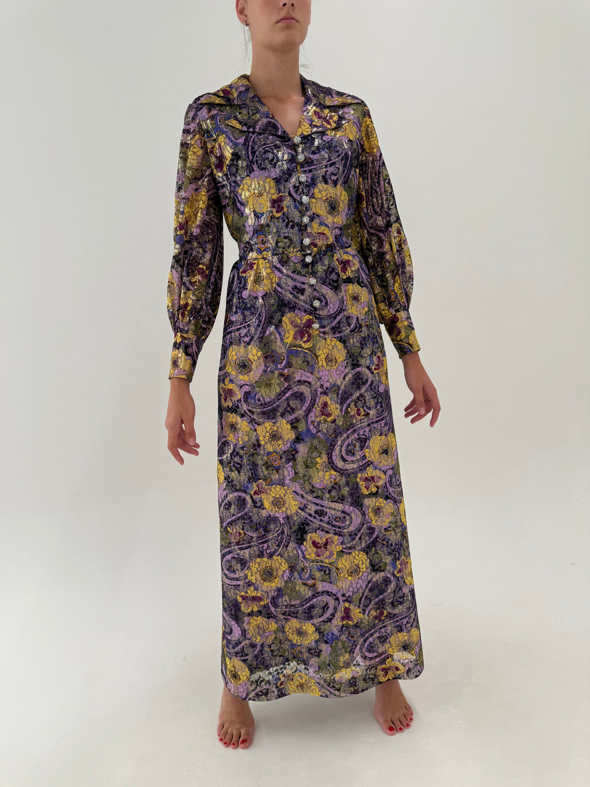 Rochie maxi old vintage anii 70 din dantelă prețioasă cu nasturi bijuterie cu cristale