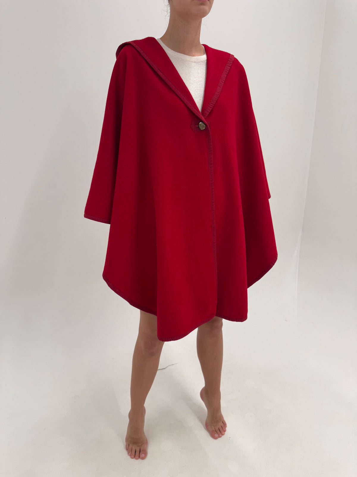 Capa luxury Pierre Cardin tip palton cu glugă cherry red din lana extrafina plină