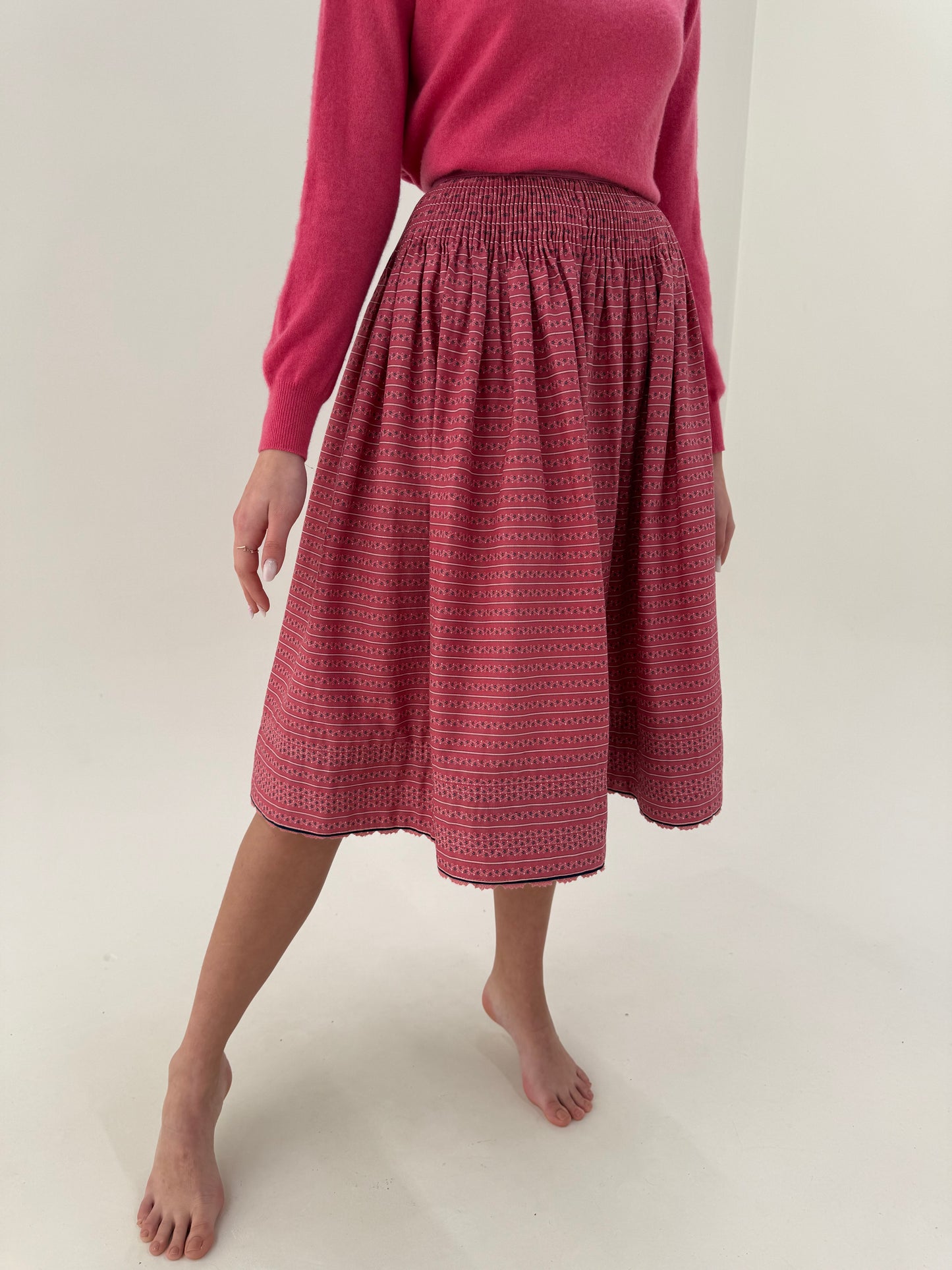 Fustă vintage din pânză extrem de amplă cu lucrătură manuală