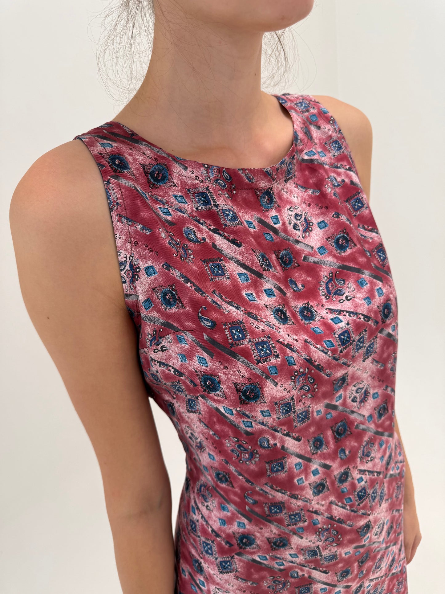 Rochie din mătase naturală în culori superbe powder Pink cu burgundy