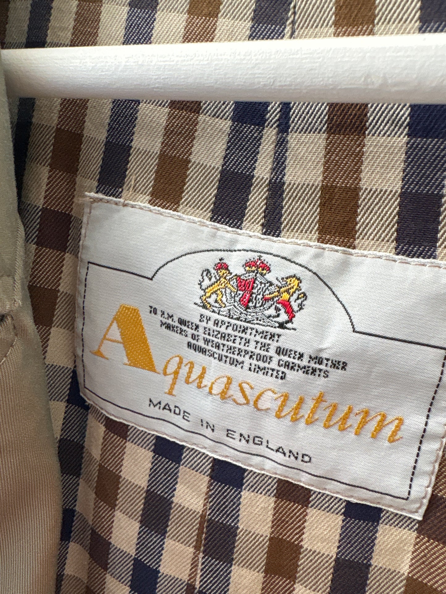 Trench vintage luxury Aquascutum - furnizor al casei regale britanice