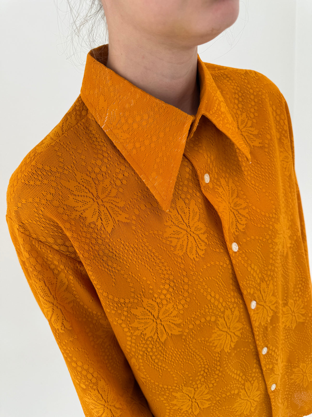 Cămașa old vintage anii 70 oranj din dantelă tricotată tip jacquard