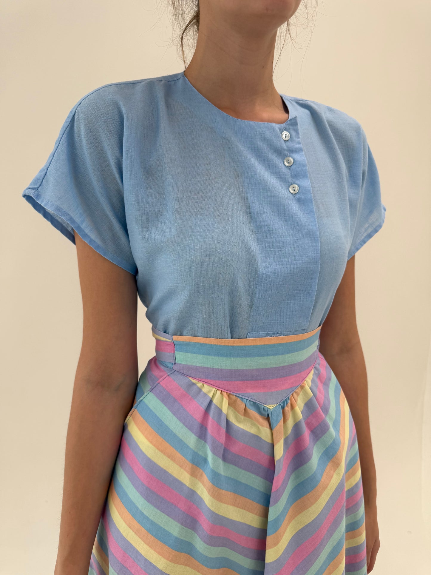 Top în croi retro modern baby blue din pânză de bumbac
