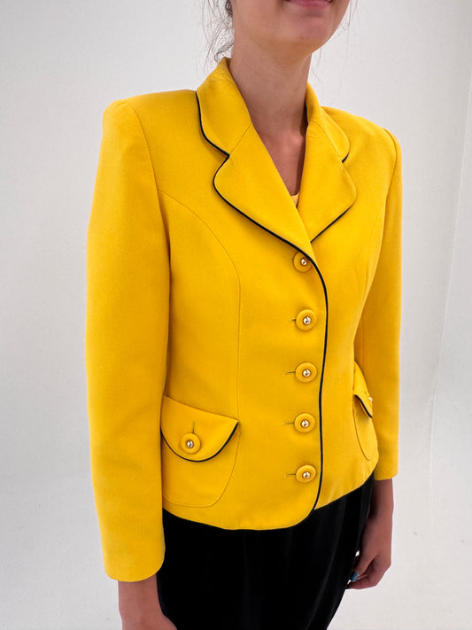 Sacou lemon yellow de vară cu paspoal contrastat în croi cambrat