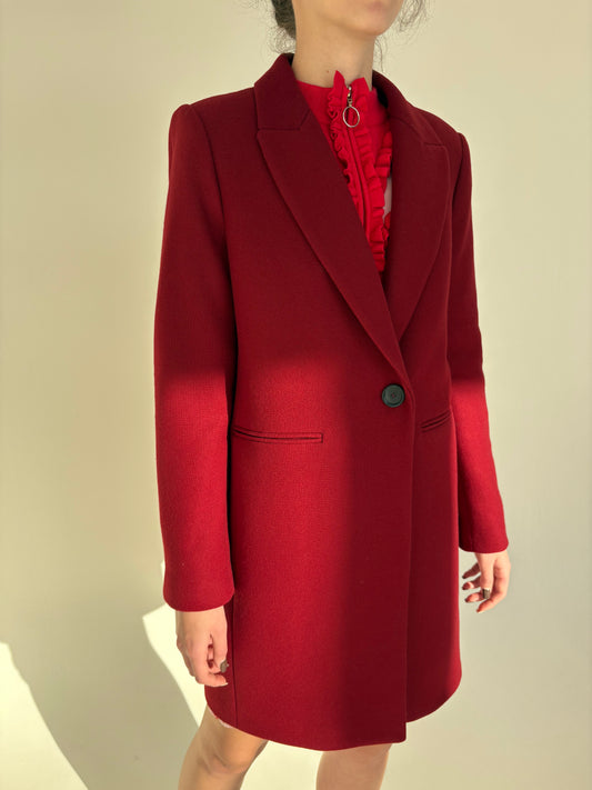 Palton cherry red cu închidere tip smoking din stofă de Lana extrafina