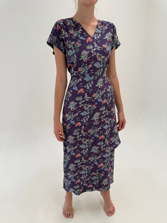 Rochie maxi din mătase naturală mată cu talie ultra înaltă marcată