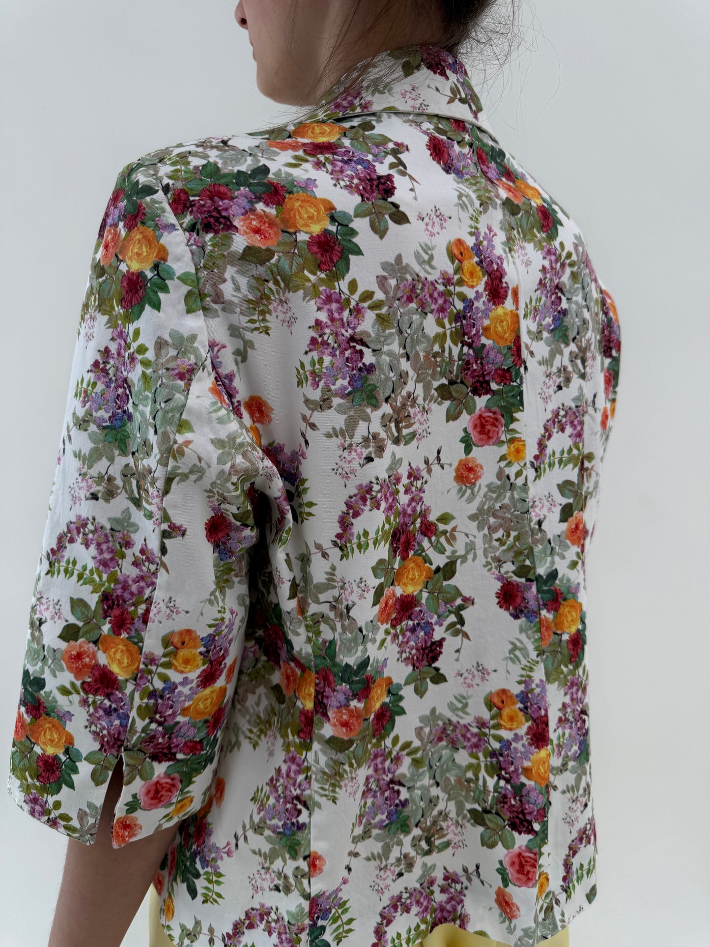 Sacou alb din bumbac cu print floral superb