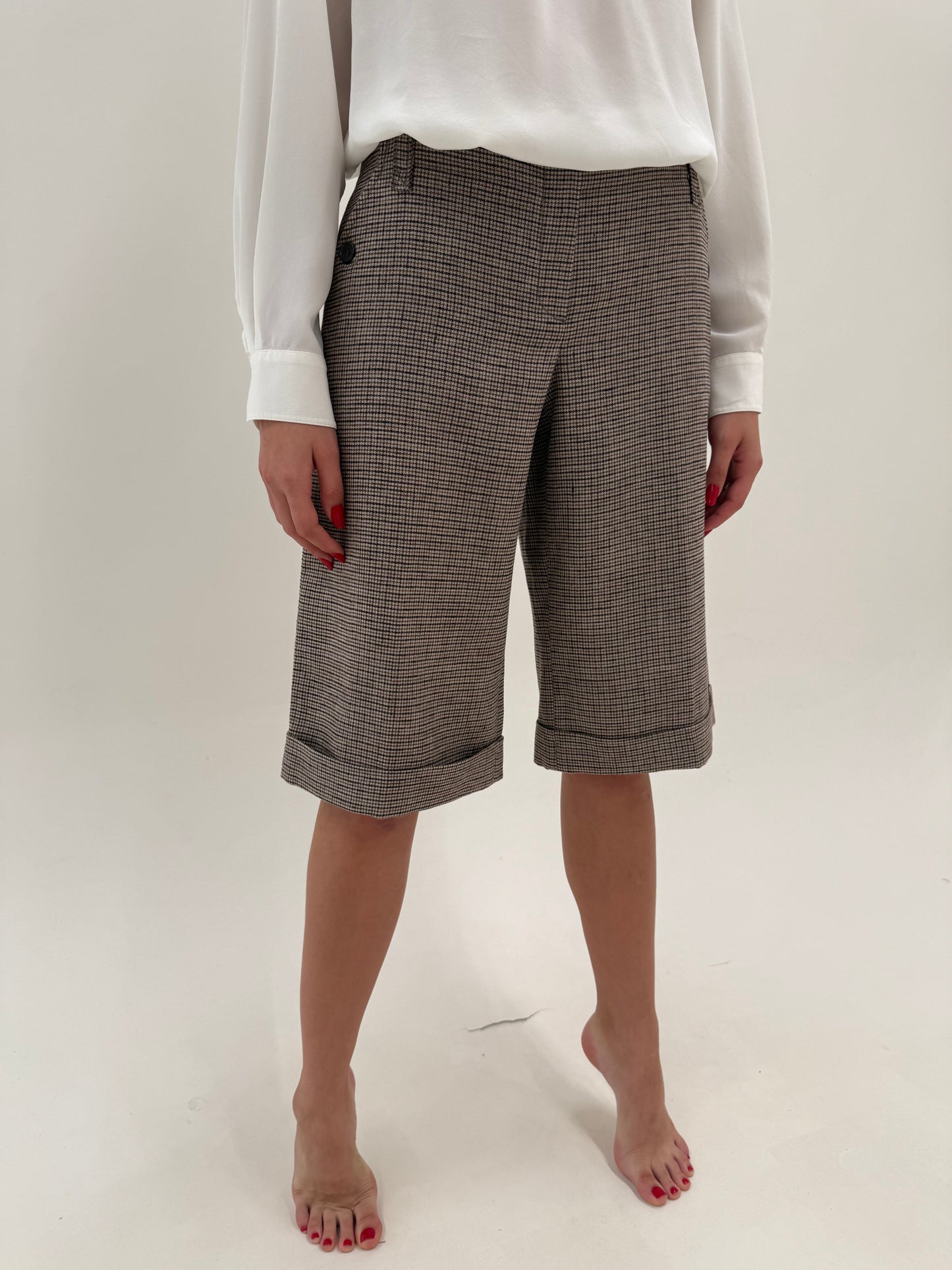 Pantaloni Max Mara bermuda tailored din stofă de lana extrafina în carouri