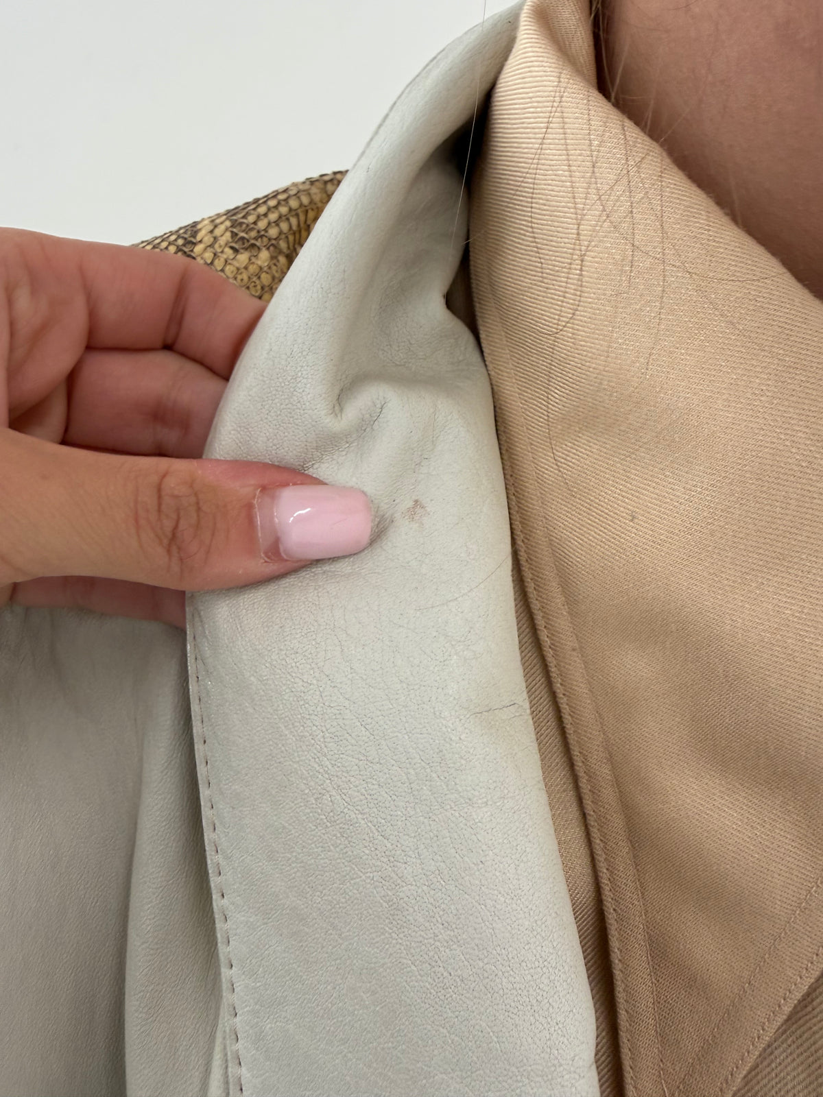 Geaca vintage cu inserții din piele de șarpe camel pe piele mănușă off white
