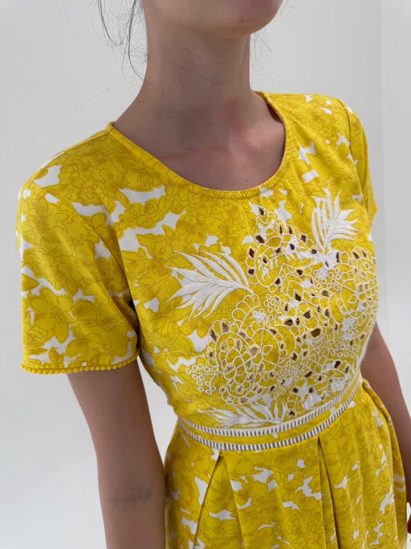 Rochie italiană din bumbac ultra confort cu broderie anglaise și talie marcată