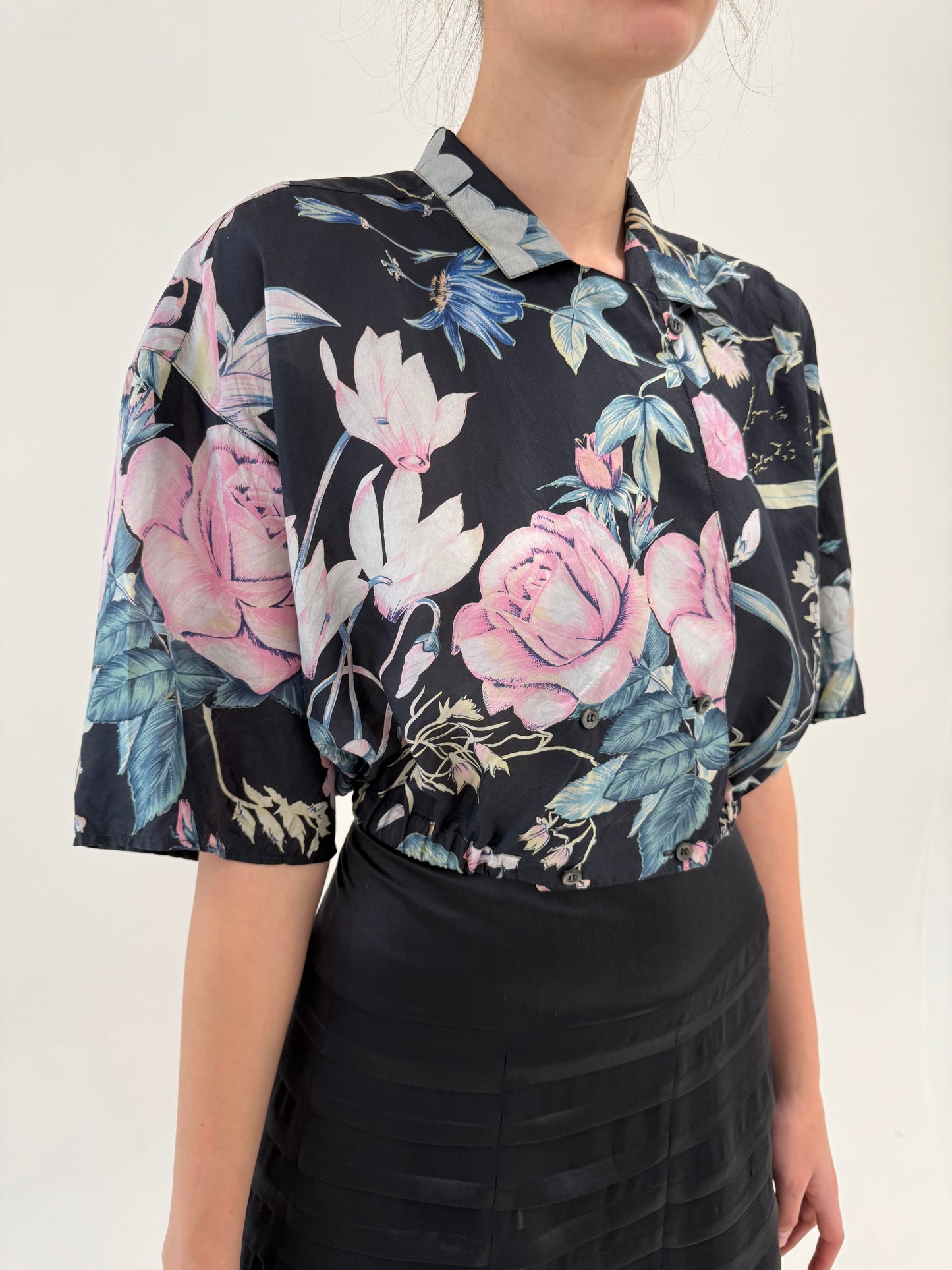Cămașa Max Mara din mătase naturală în croi cropped cu print floral superb