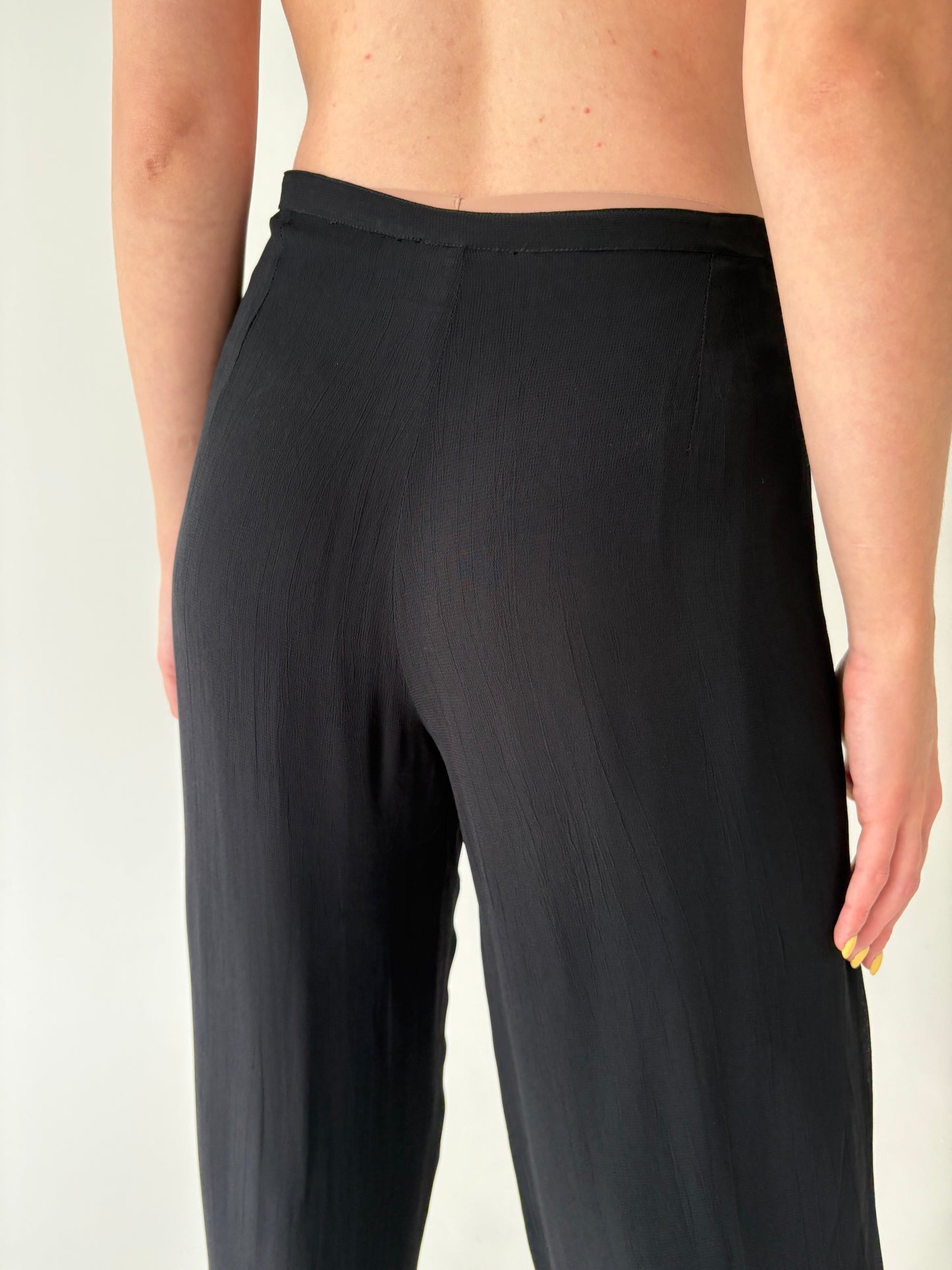 Pantaloni palazzo negri din voal cu talie