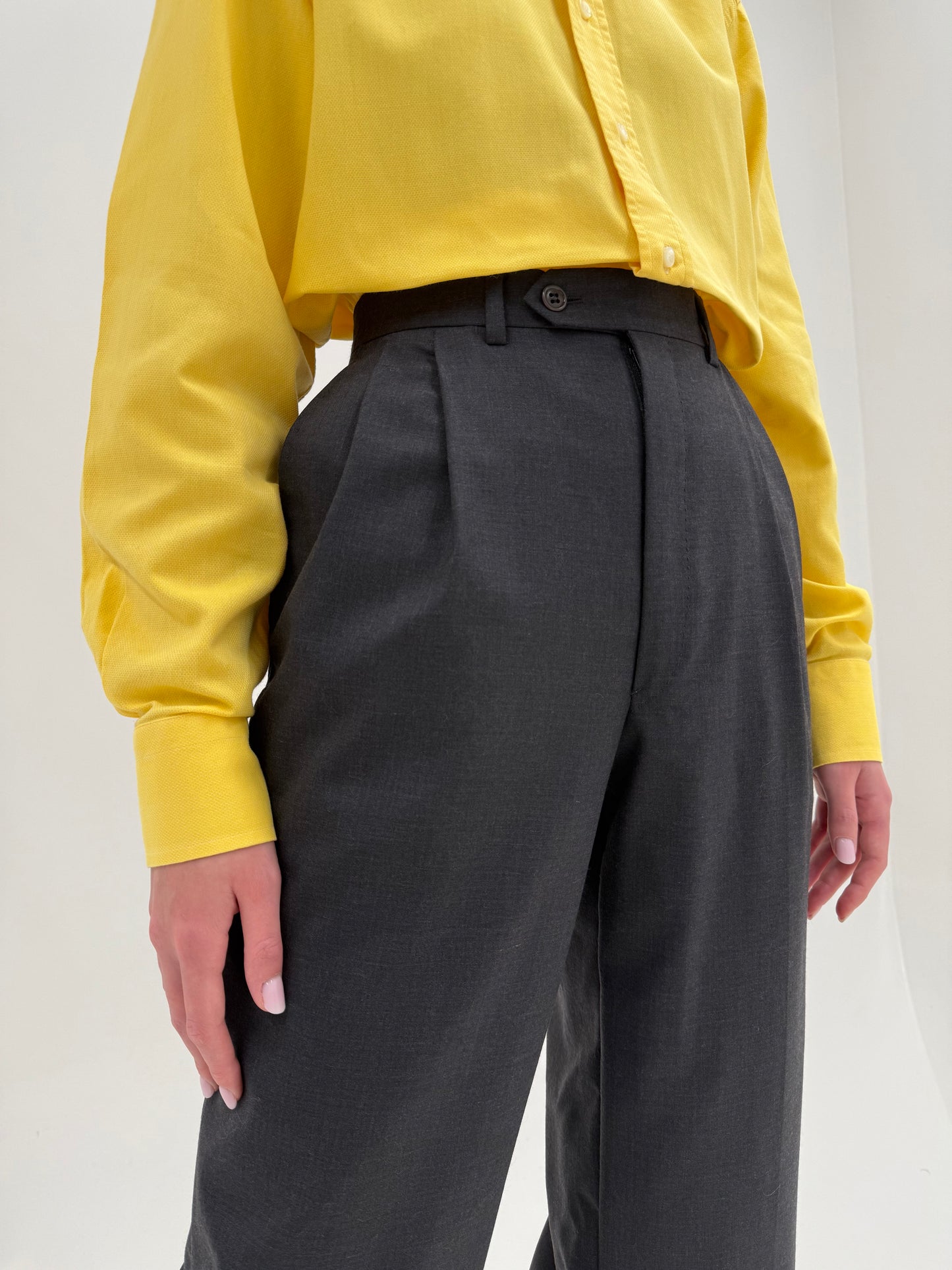 Costum Valentino în croi actual din lana extrafina