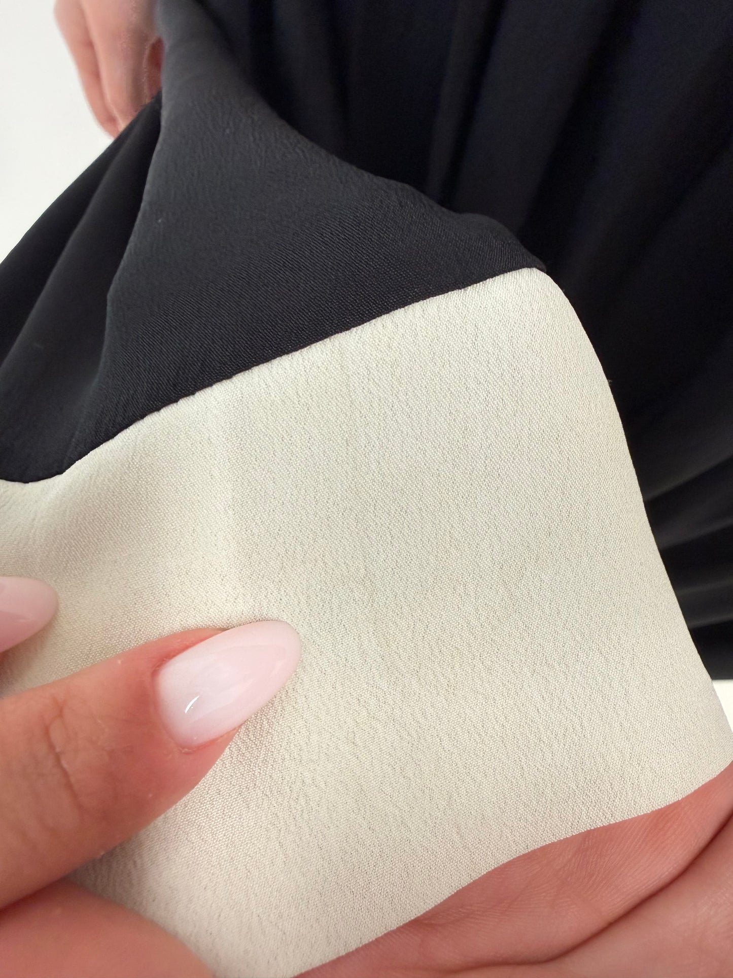Fusta vintage luxury Pierre Cardin plisata din mătase naturală cu tiv contrastant