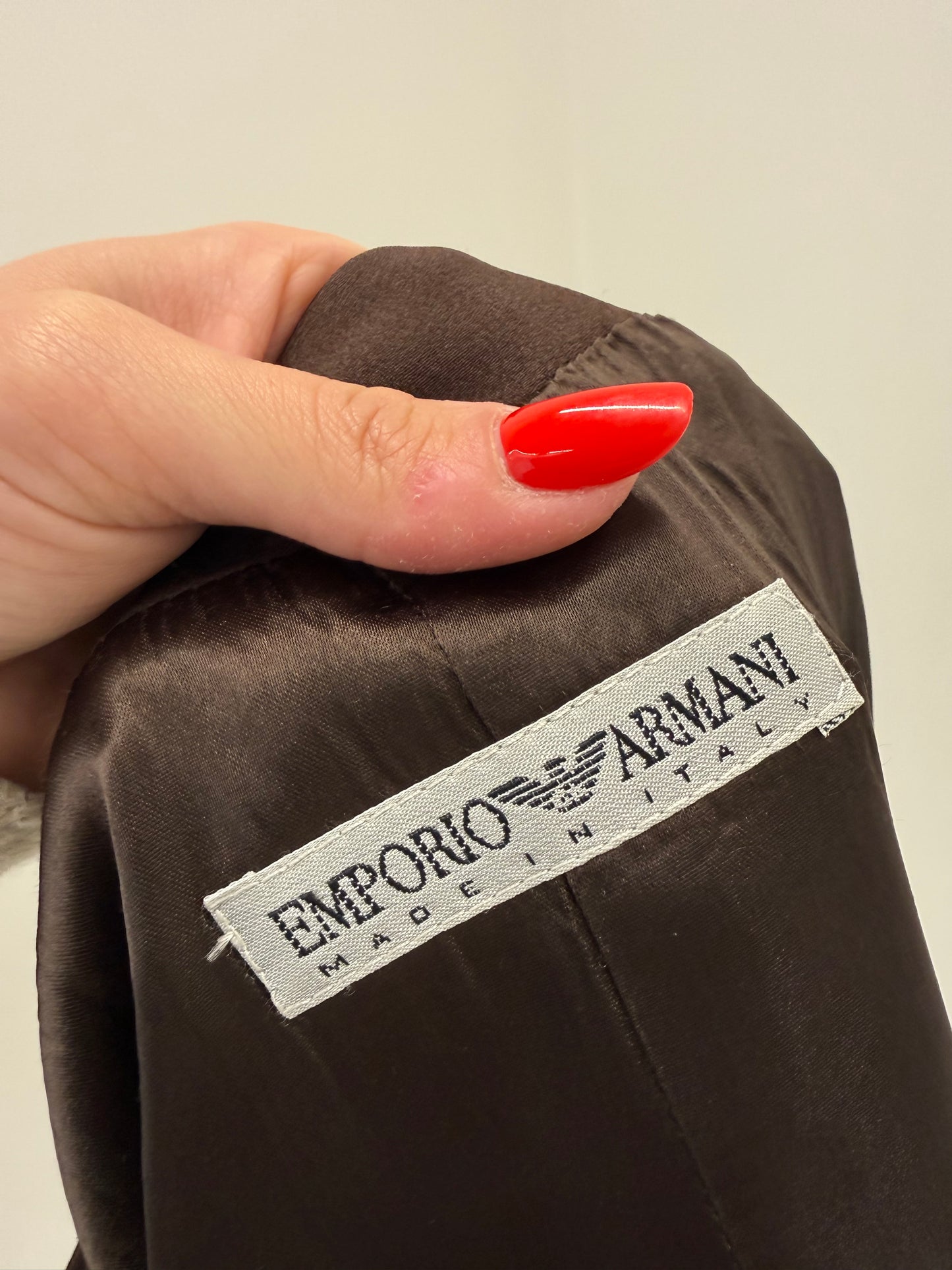 Sacou Armani ultra cambrat chocolate brown de sezon cald