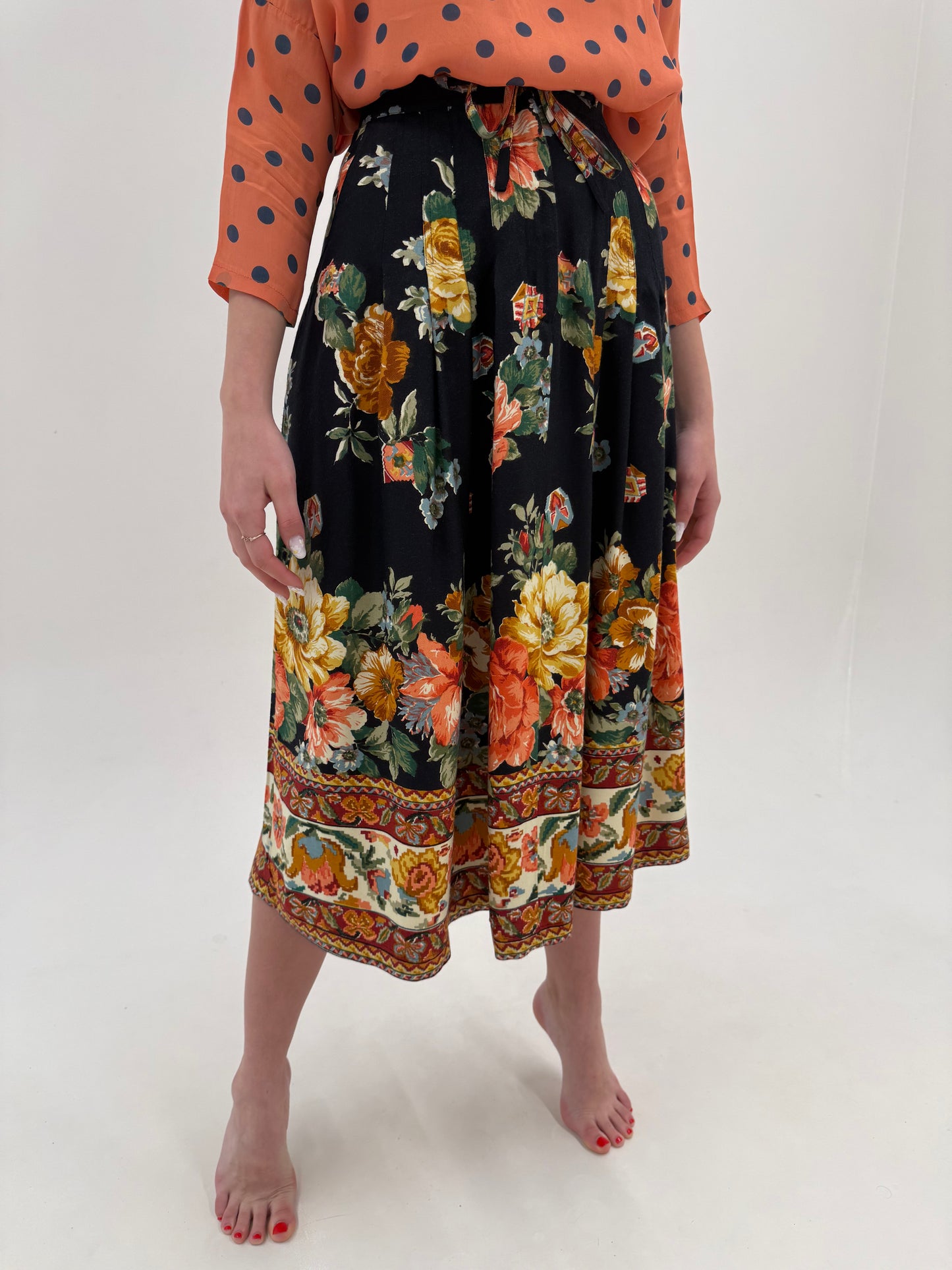 Fustă vintage superbă cu print floral și buzunare midi spre maxi
