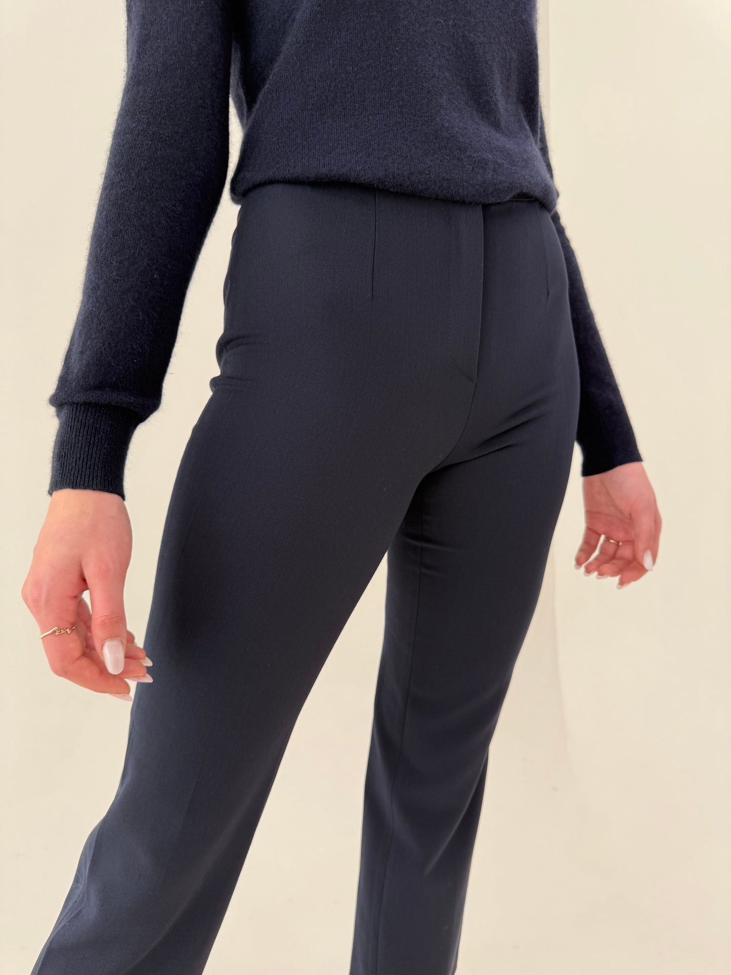 Pantaloni Navy petite de brand premium italian din stofita de primăvară